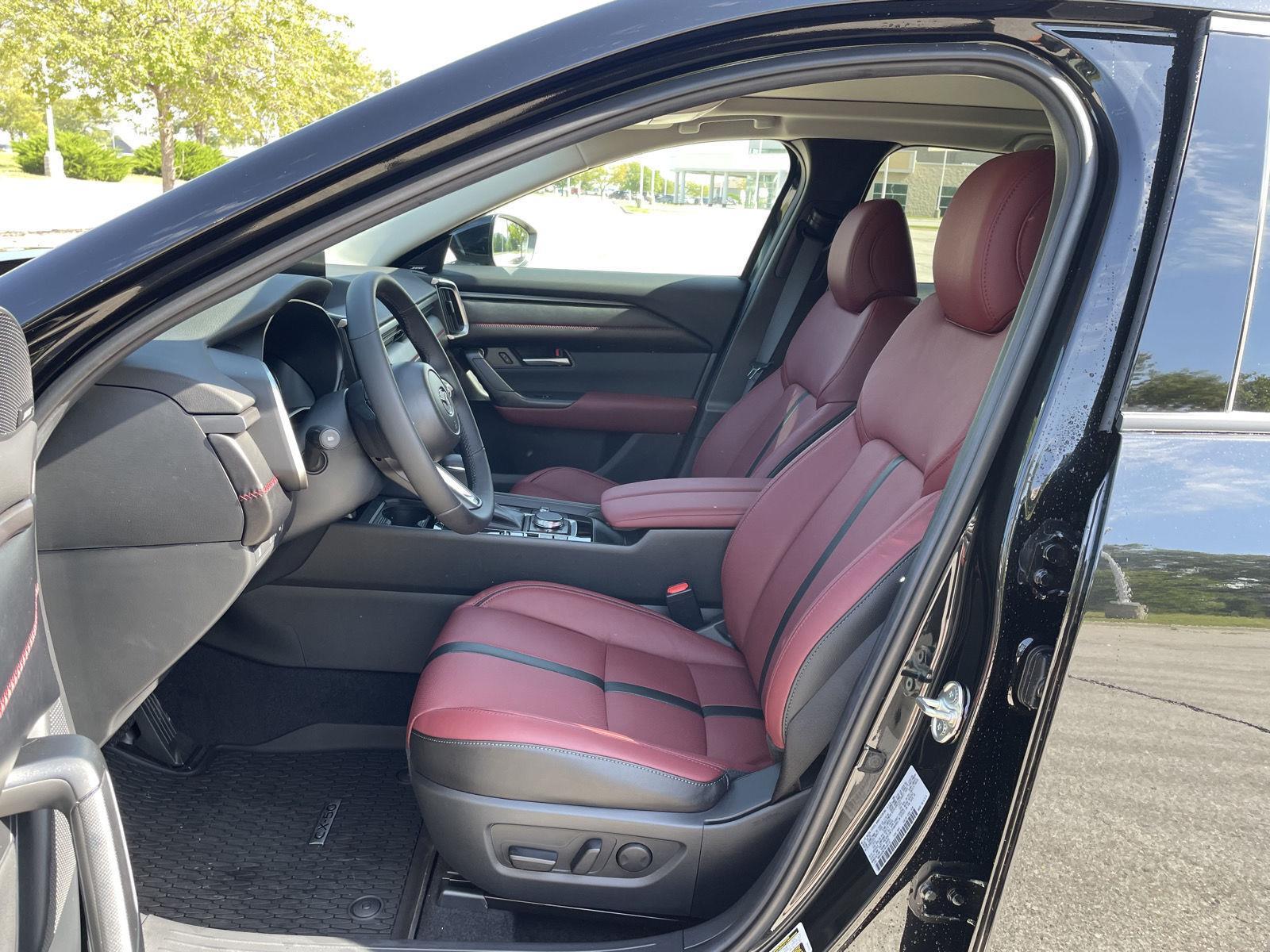 Vehicle photo 16