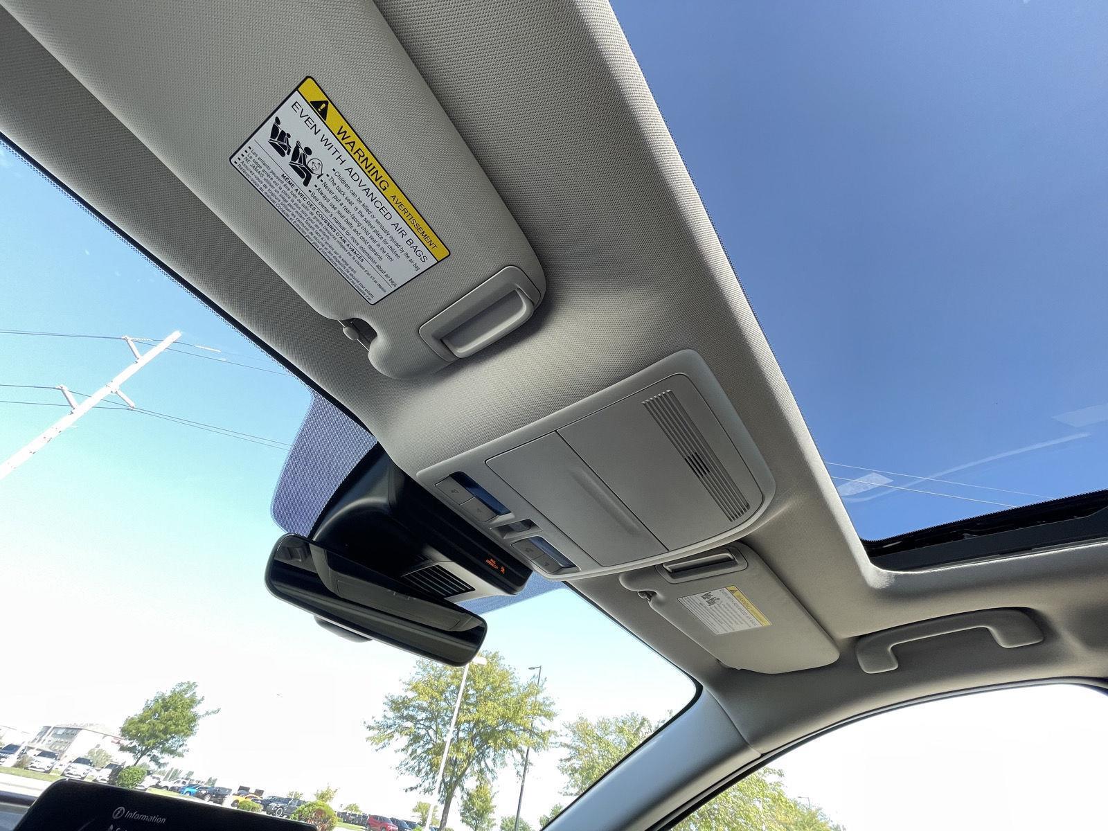Vehicle photo 20