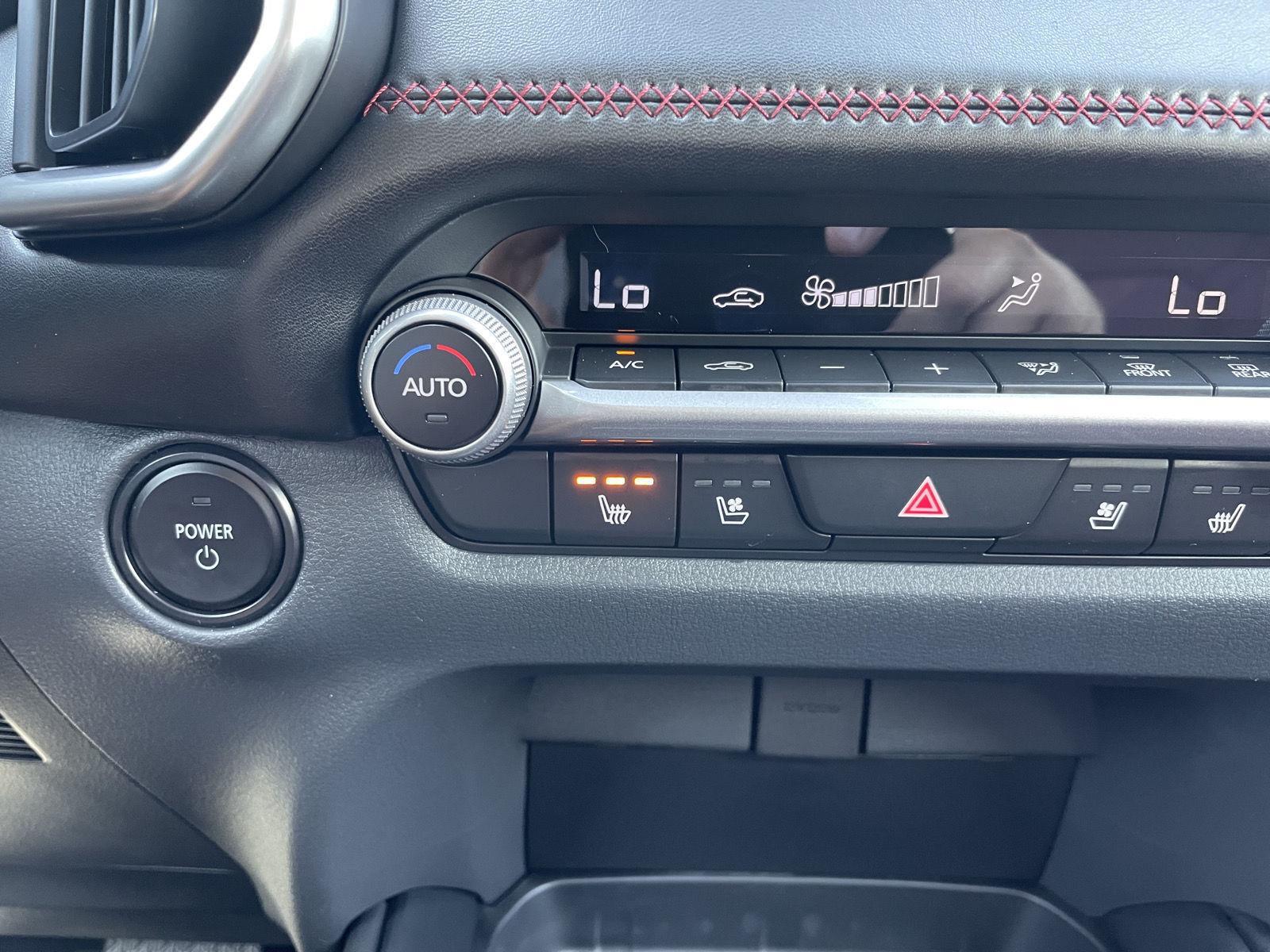 Vehicle photo 26