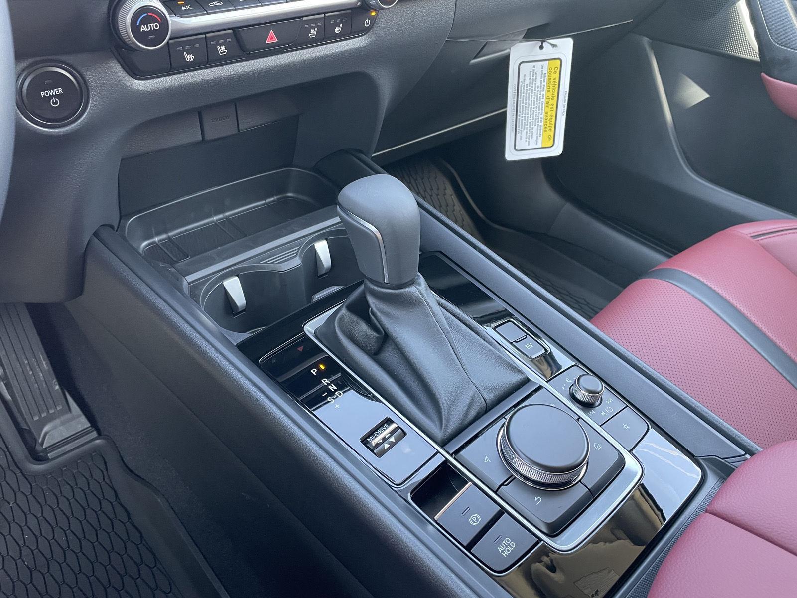 Vehicle photo 29