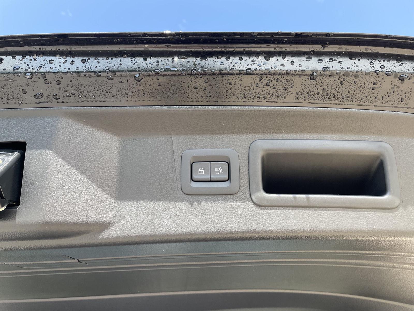 Vehicle photo 36