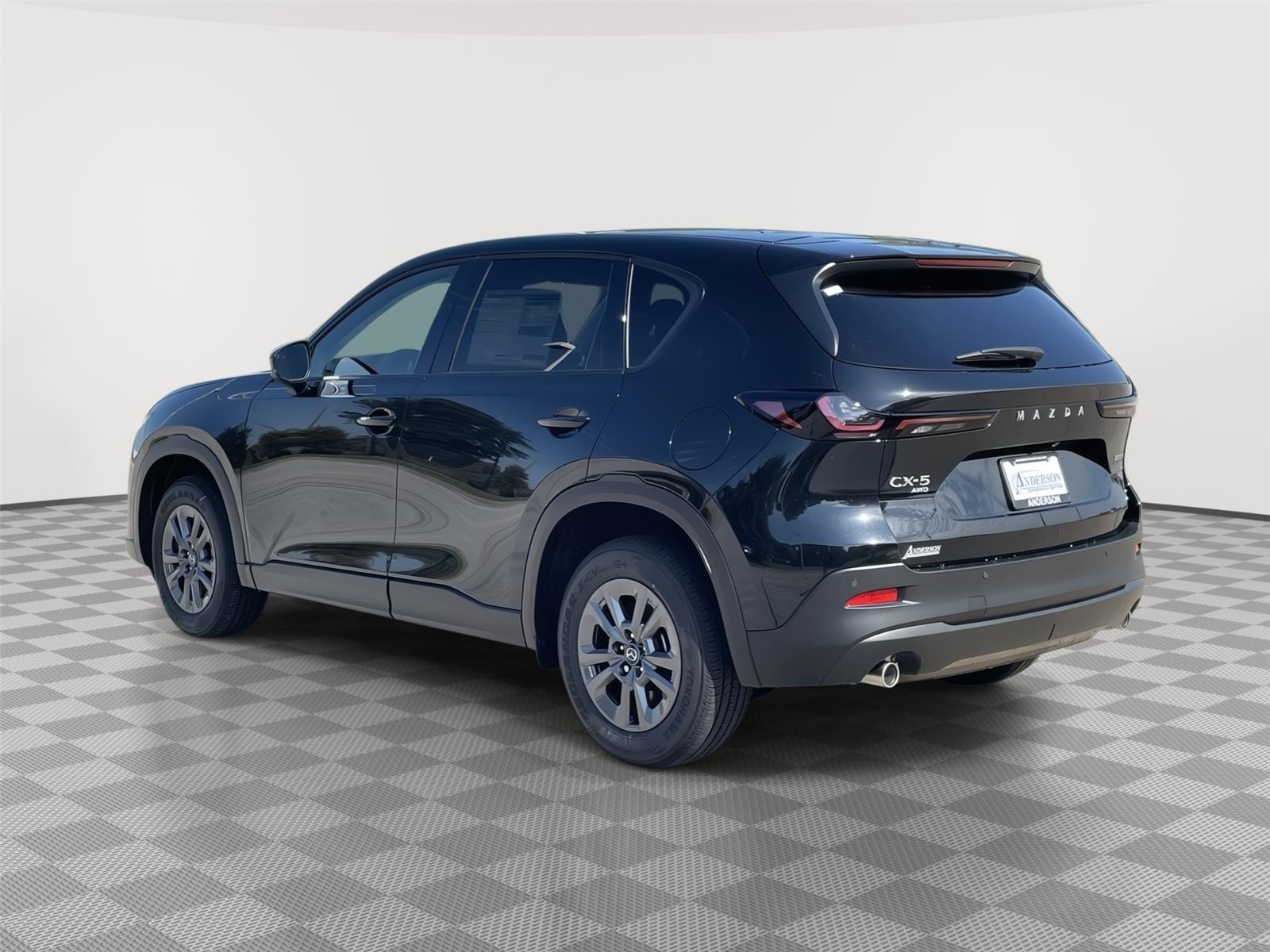 Vehicle photo 9