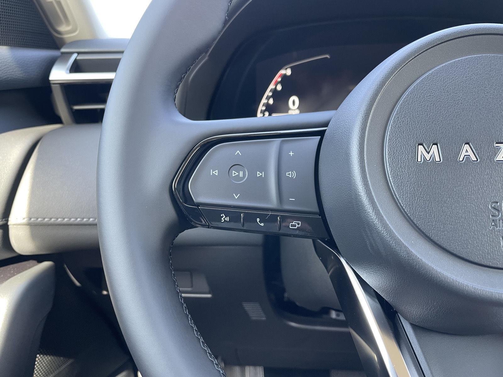 Vehicle photo 12