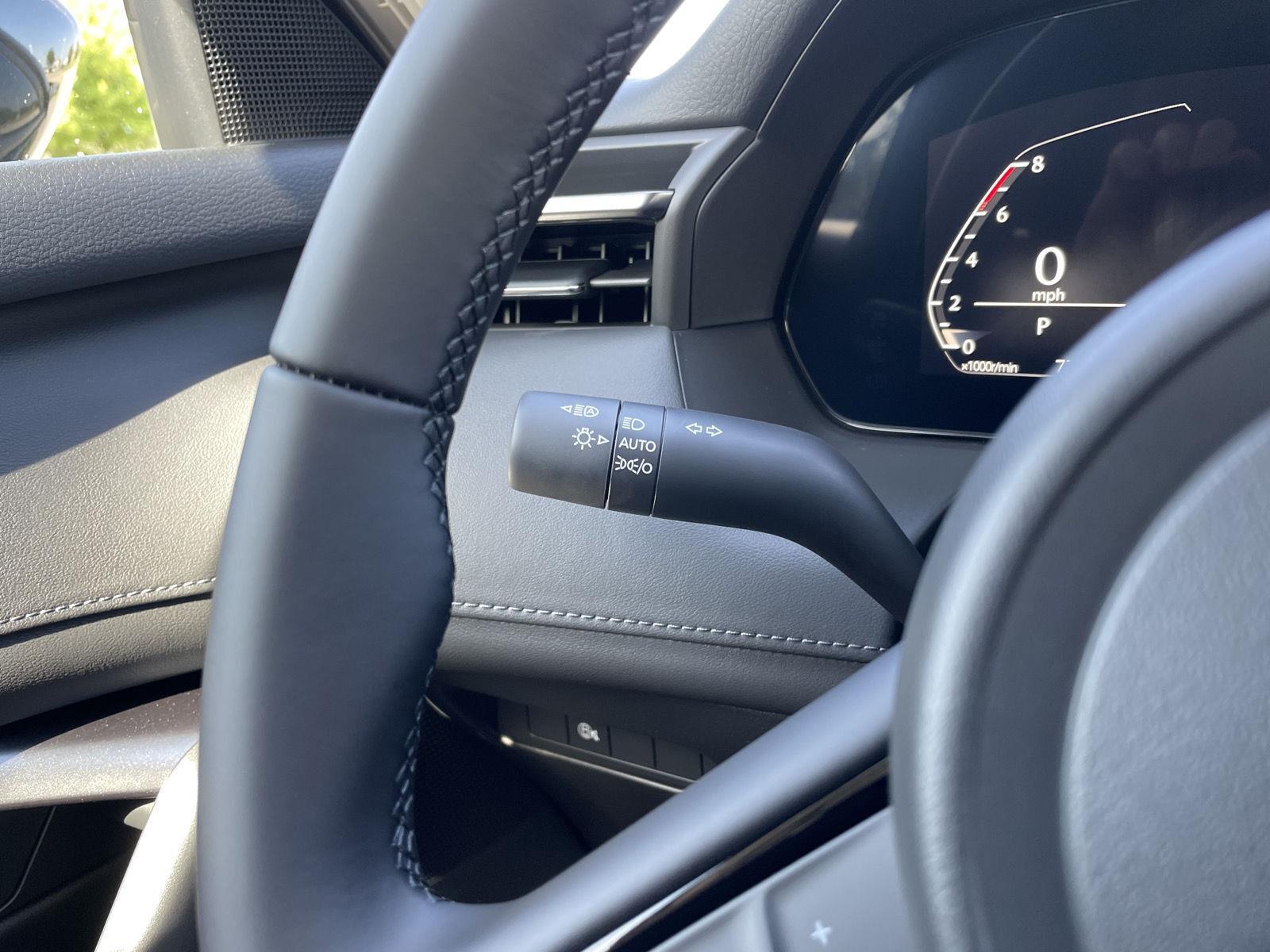 Vehicle photo 15