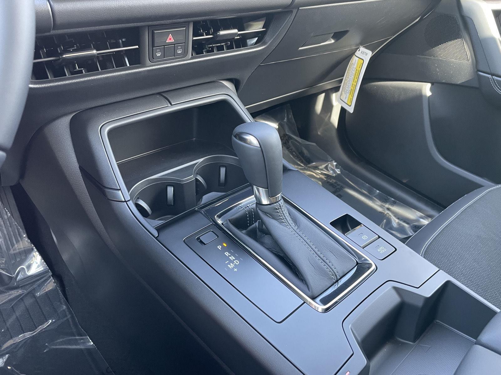 Vehicle photo 25