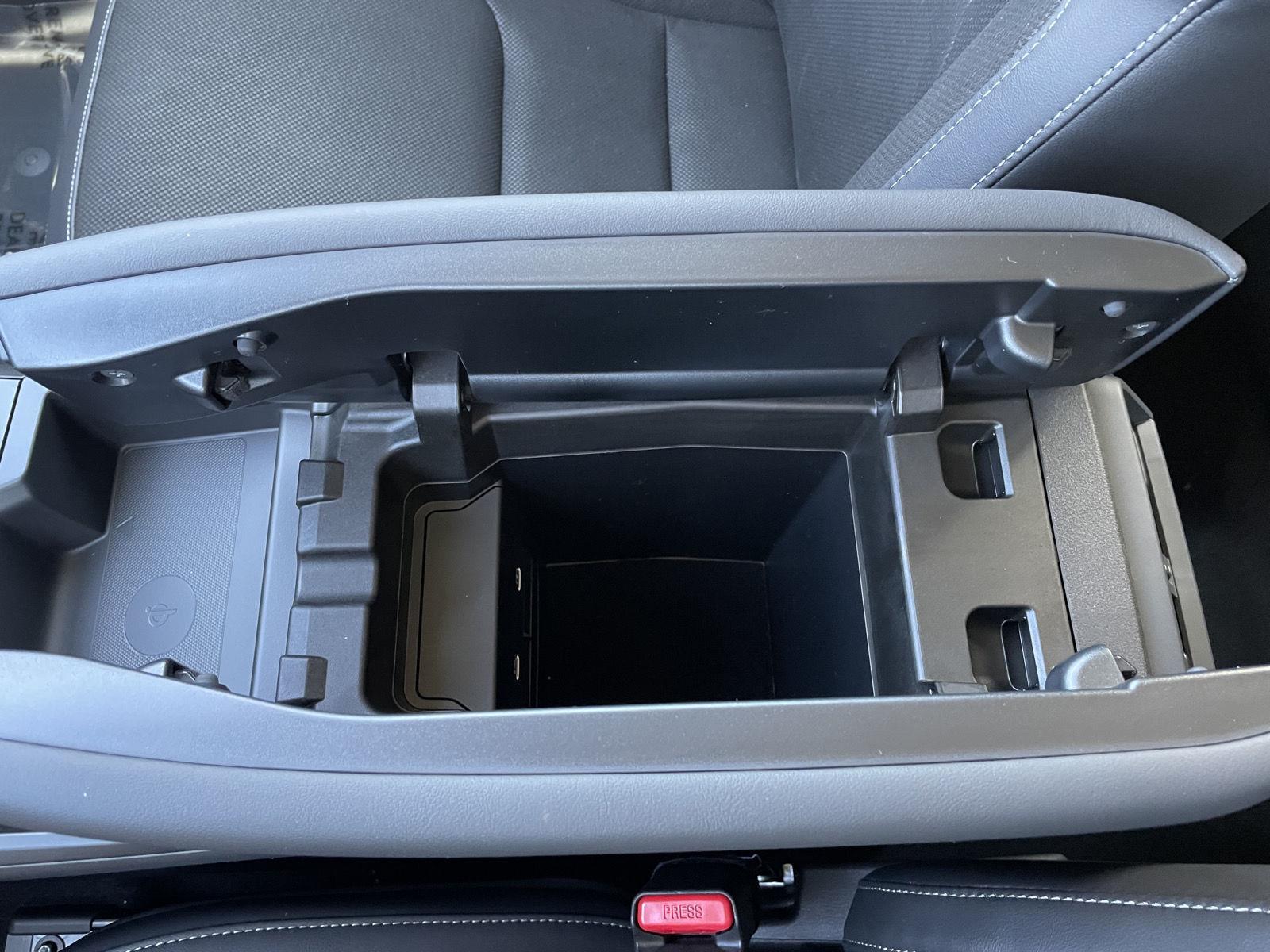 Vehicle photo 27