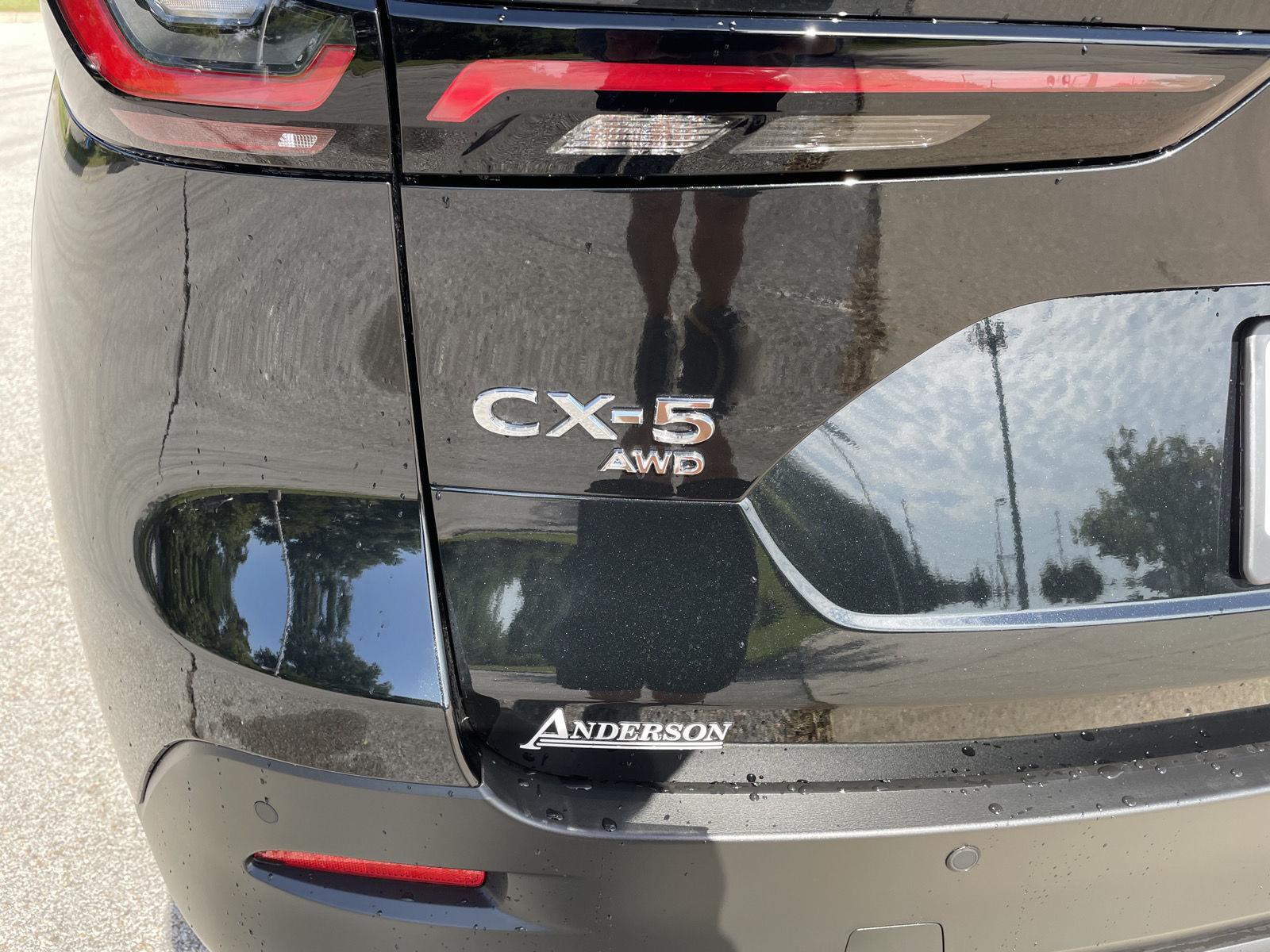 Vehicle photo 32