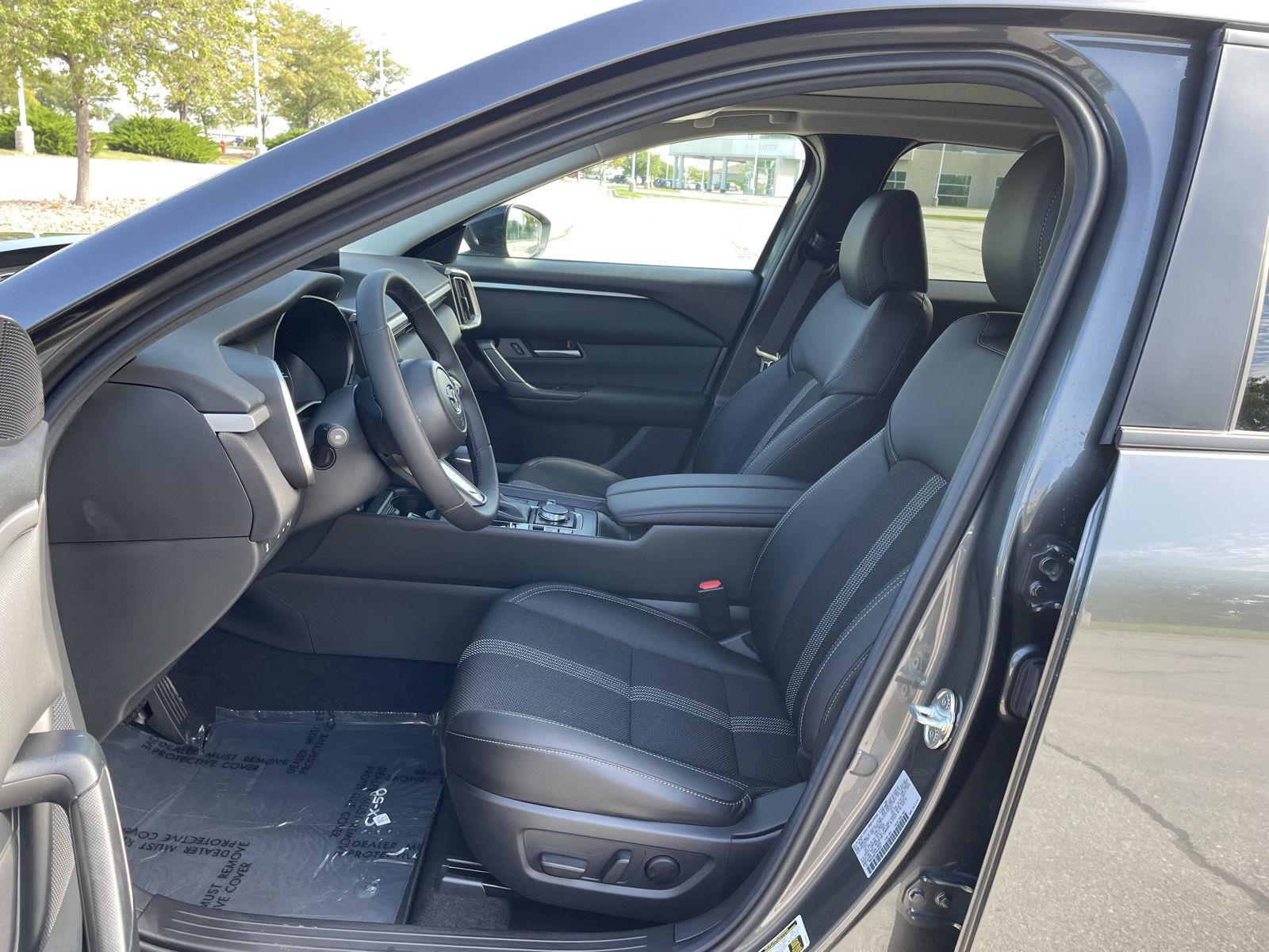 Vehicle photo 16