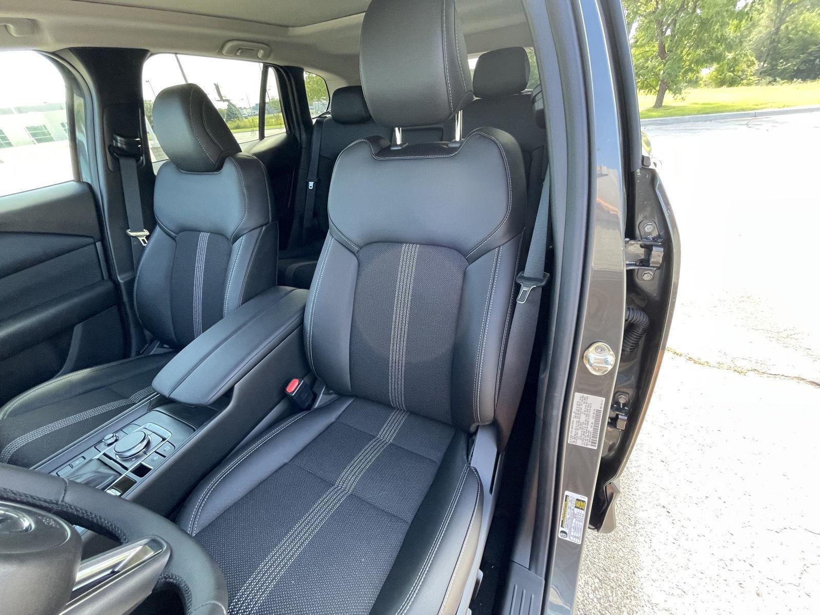 Vehicle photo 17
