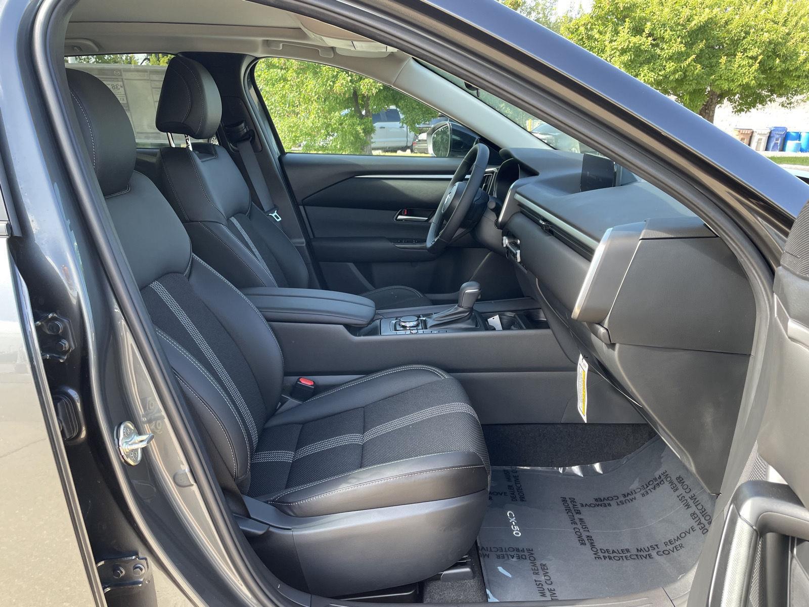 Vehicle photo 18