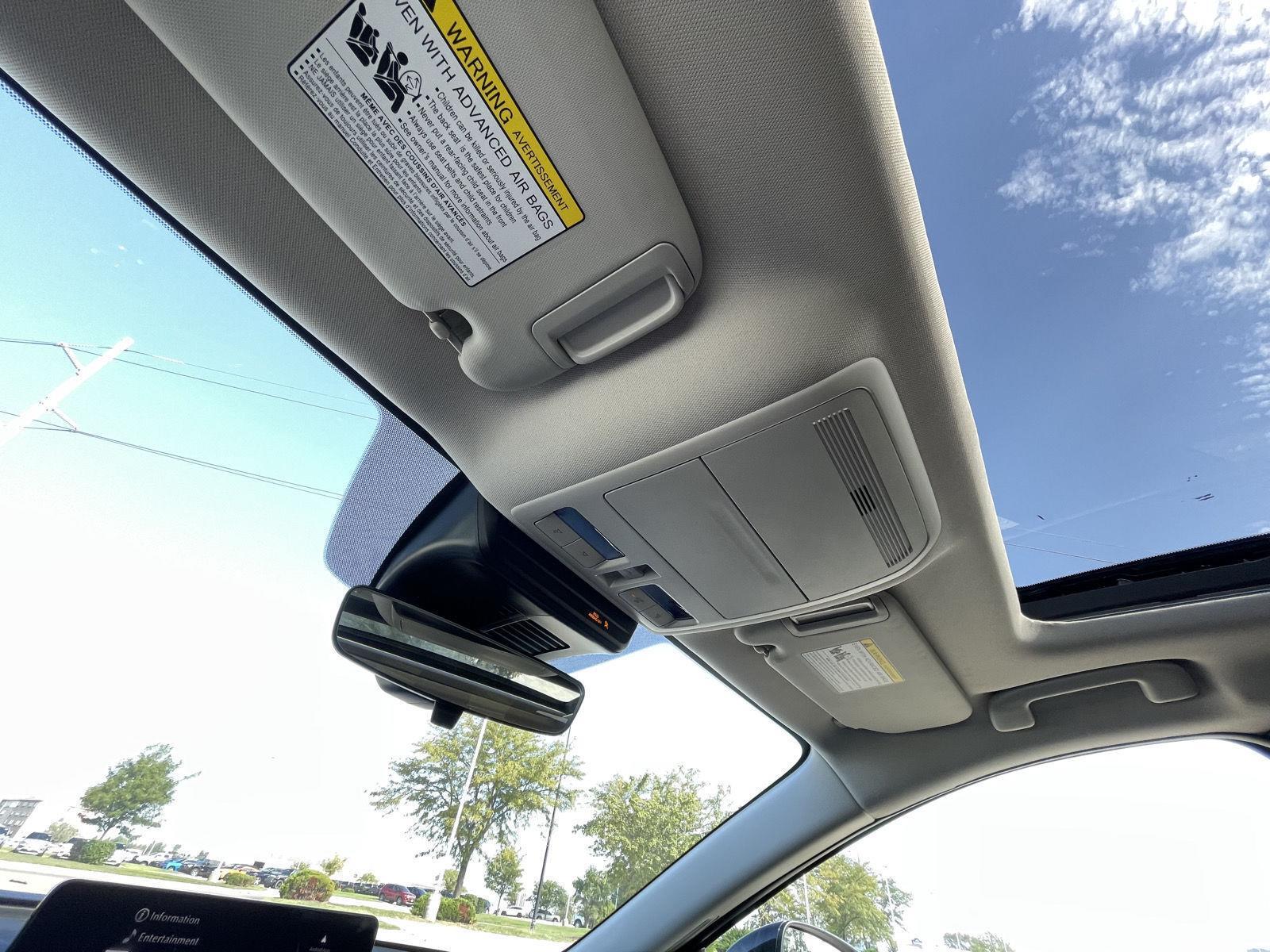 Vehicle photo 20