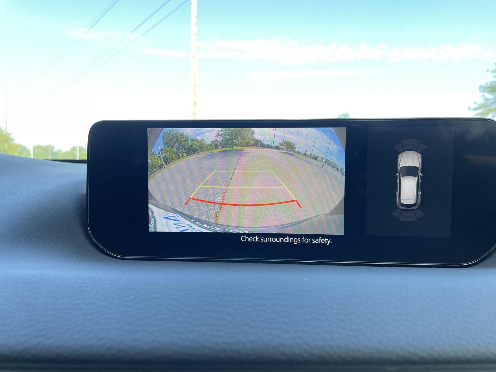 Vehicle photo 23