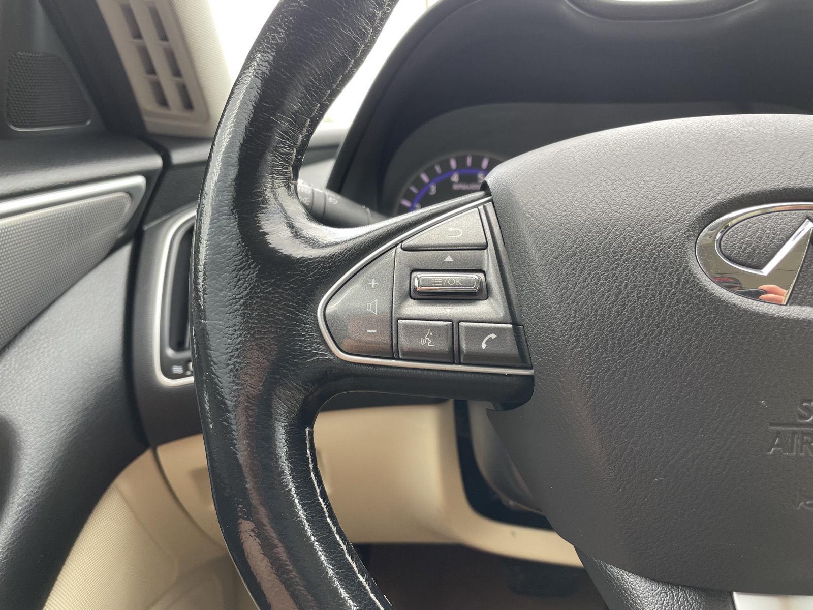 Vehicle photo 13