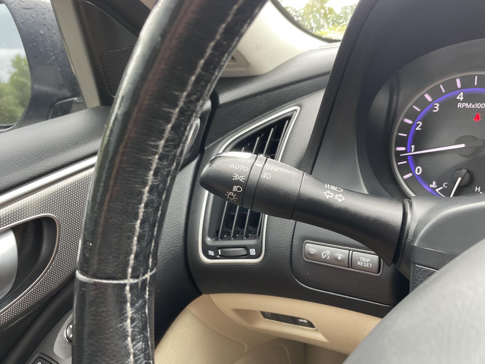Vehicle photo 16