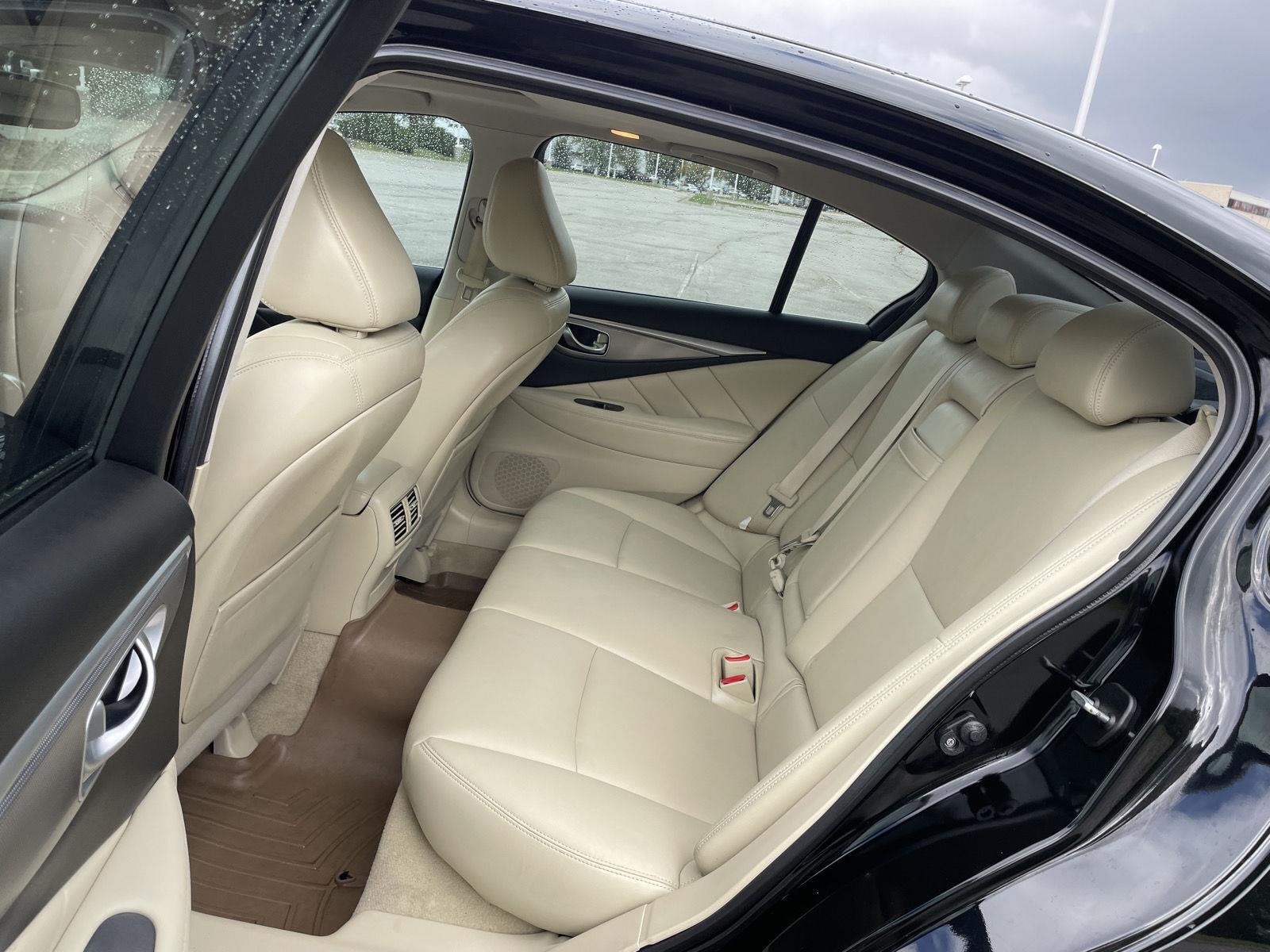 Vehicle photo 20