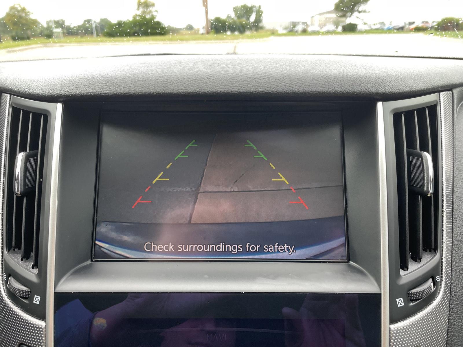 Vehicle photo 23