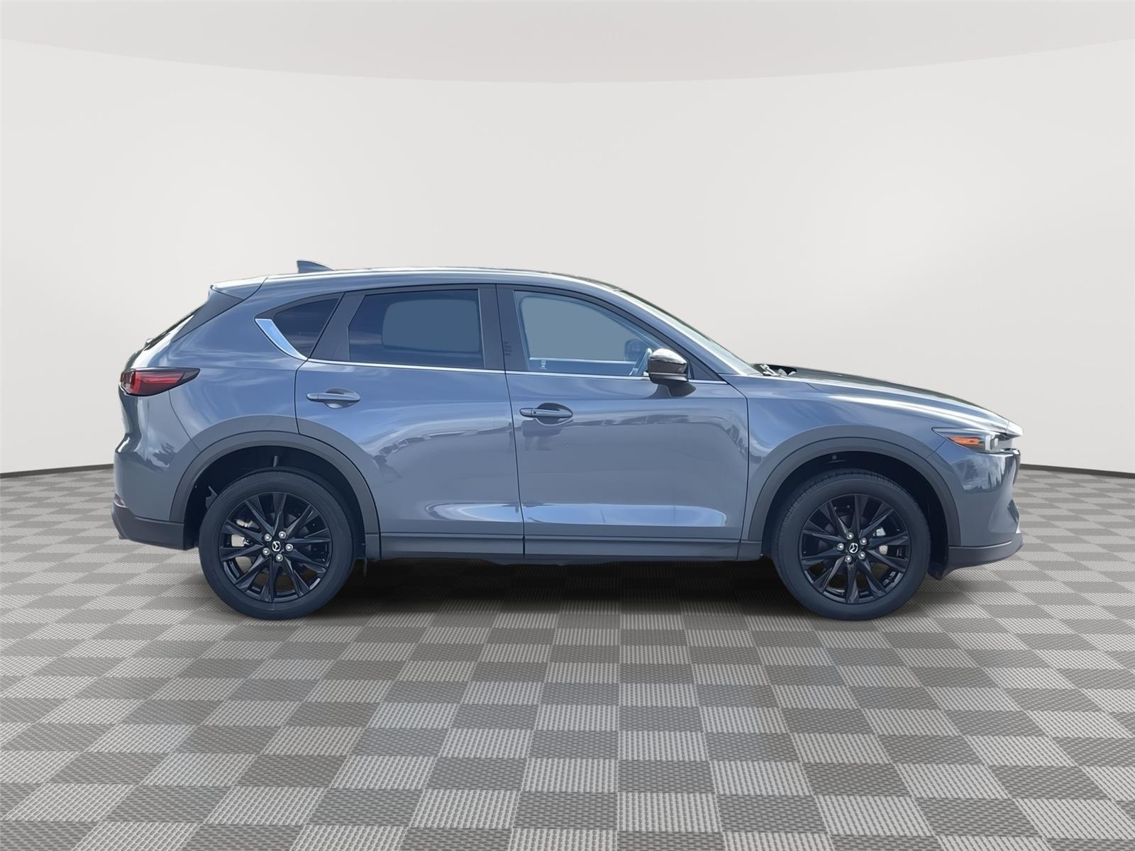 Vehicle photo 6