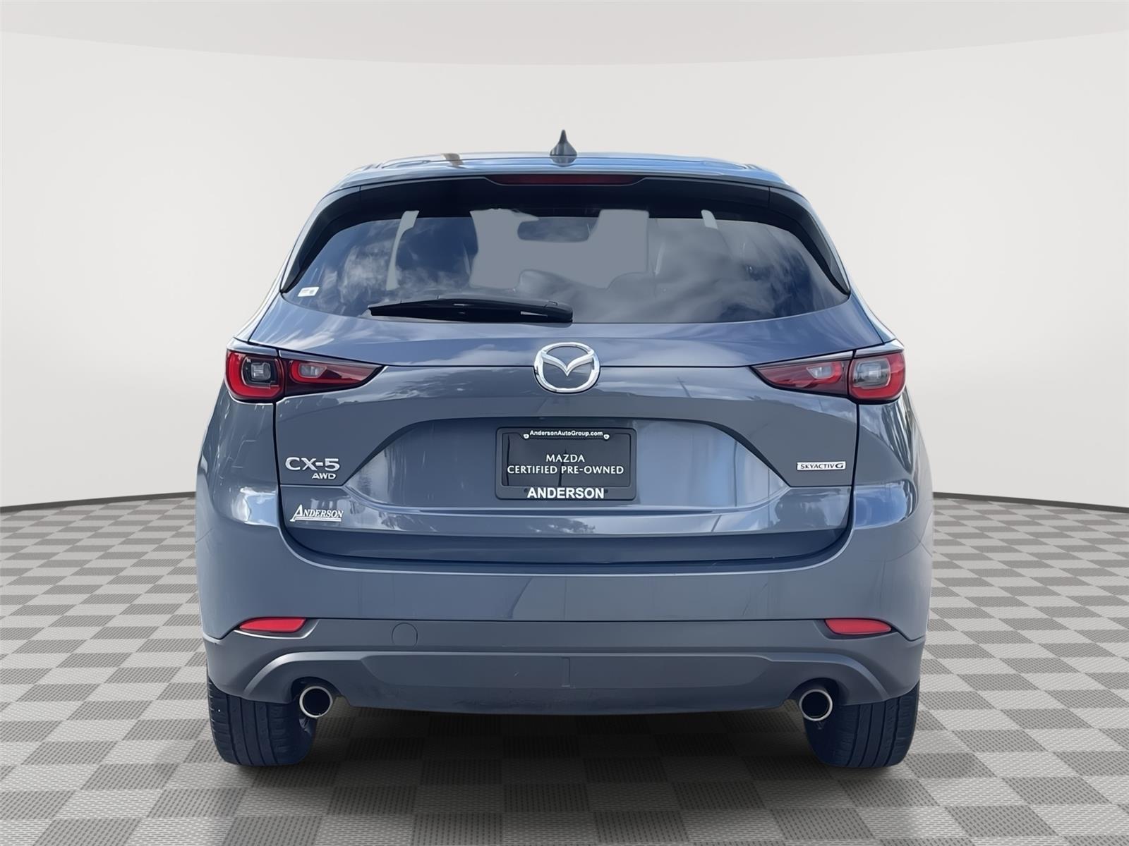 Vehicle photo 8