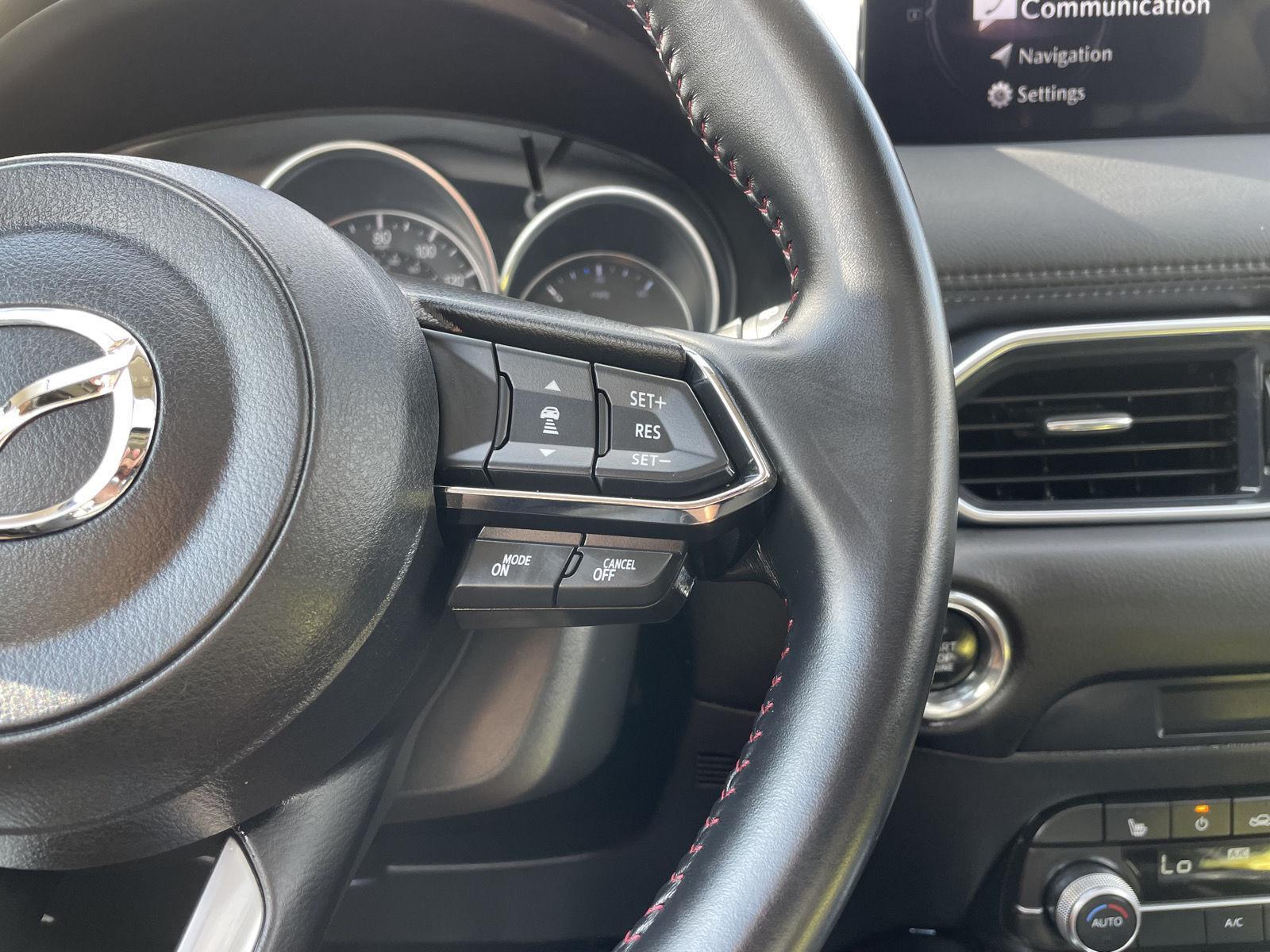 Vehicle photo 13