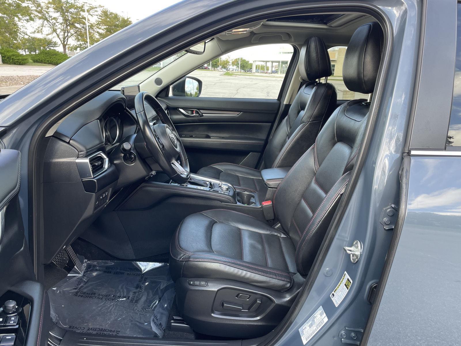 Vehicle photo 16