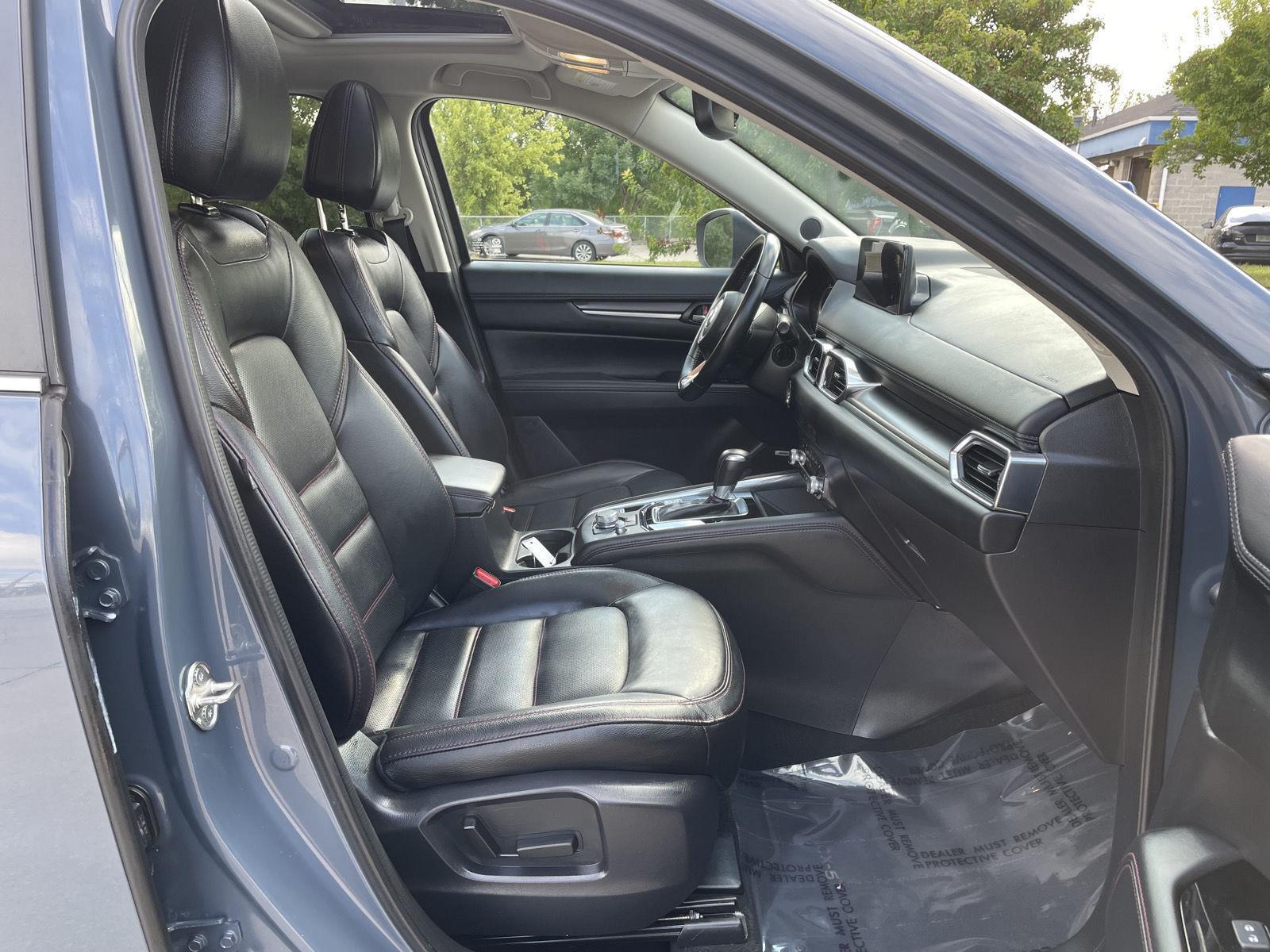 Vehicle photo 18