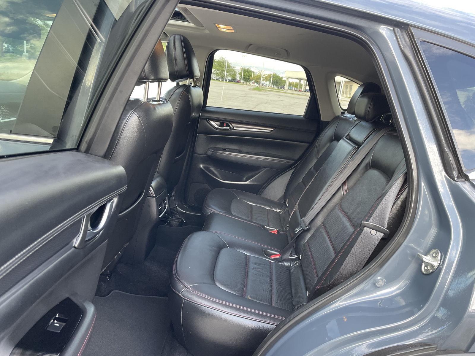 Vehicle photo 19