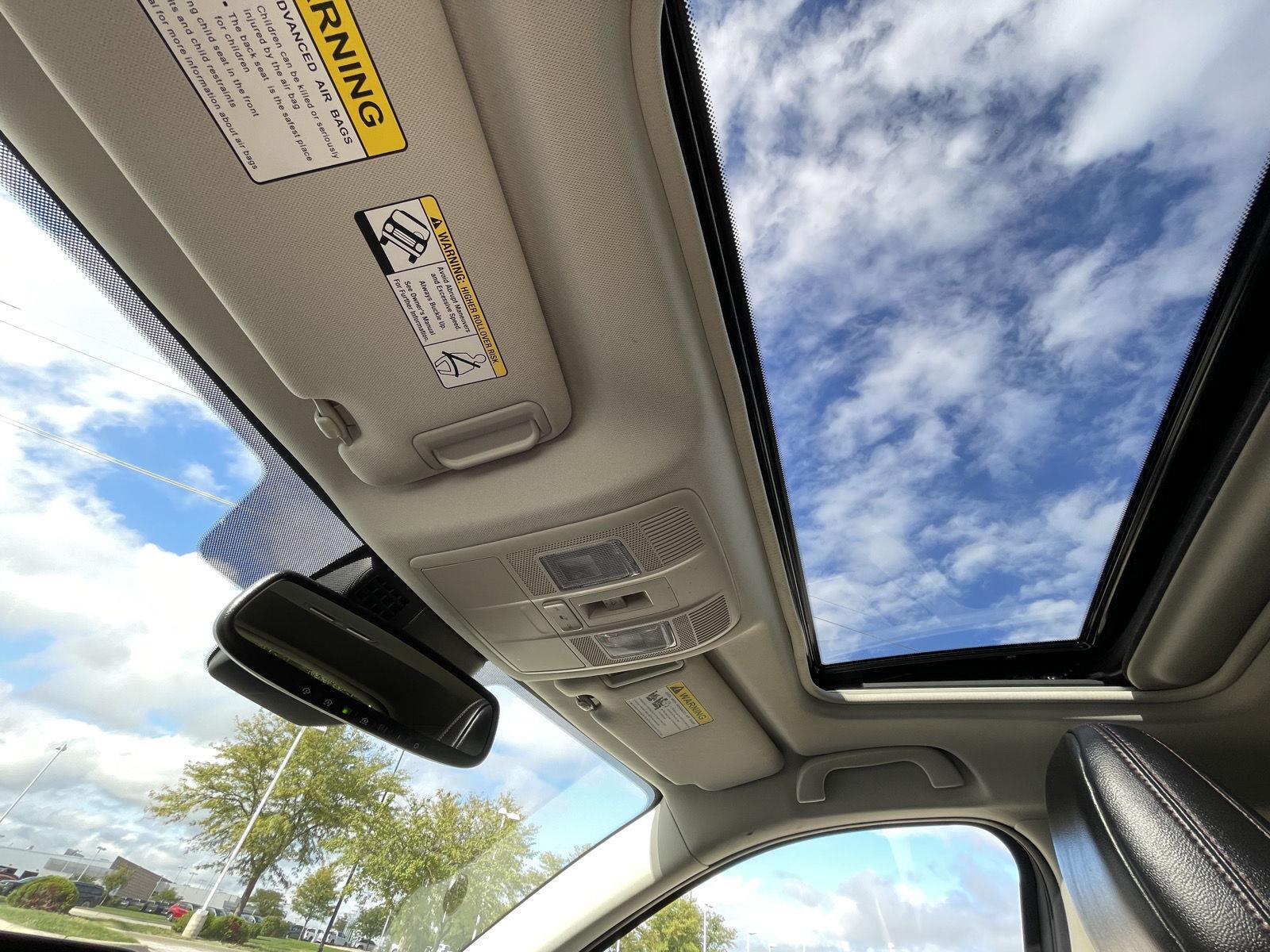 Vehicle photo 20