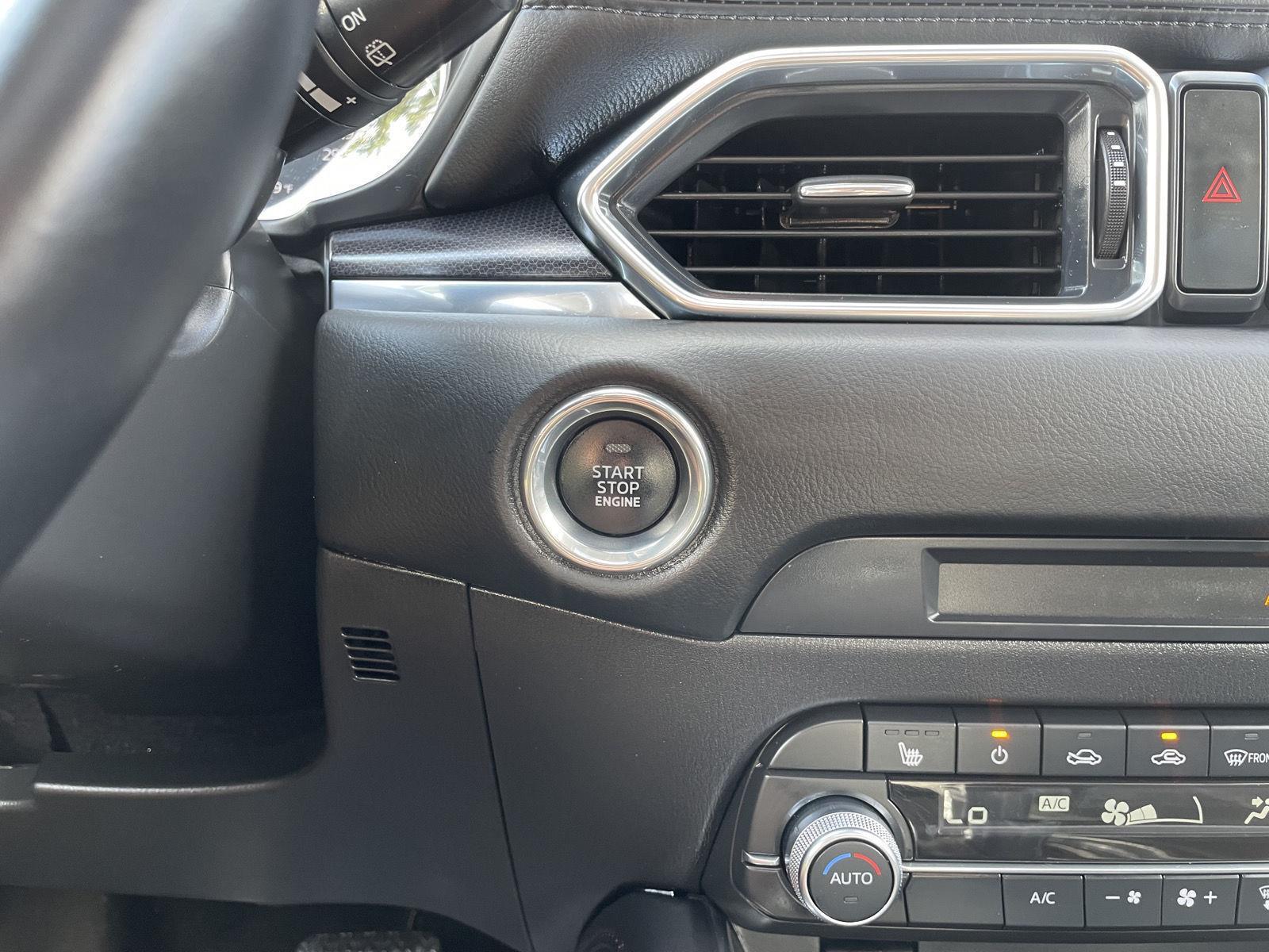 Vehicle photo 23