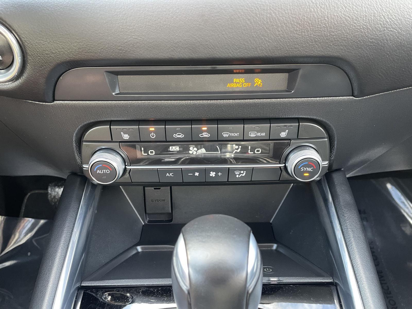 Vehicle photo 24
