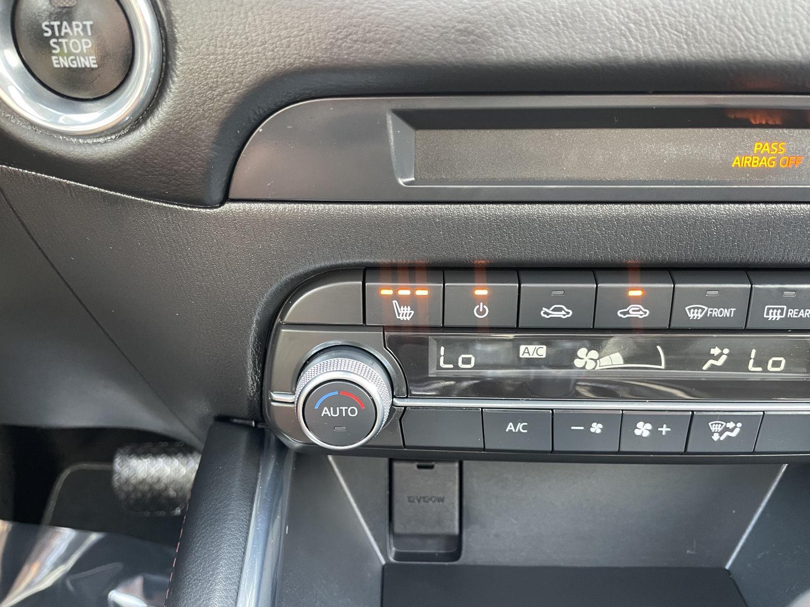 Vehicle photo 25