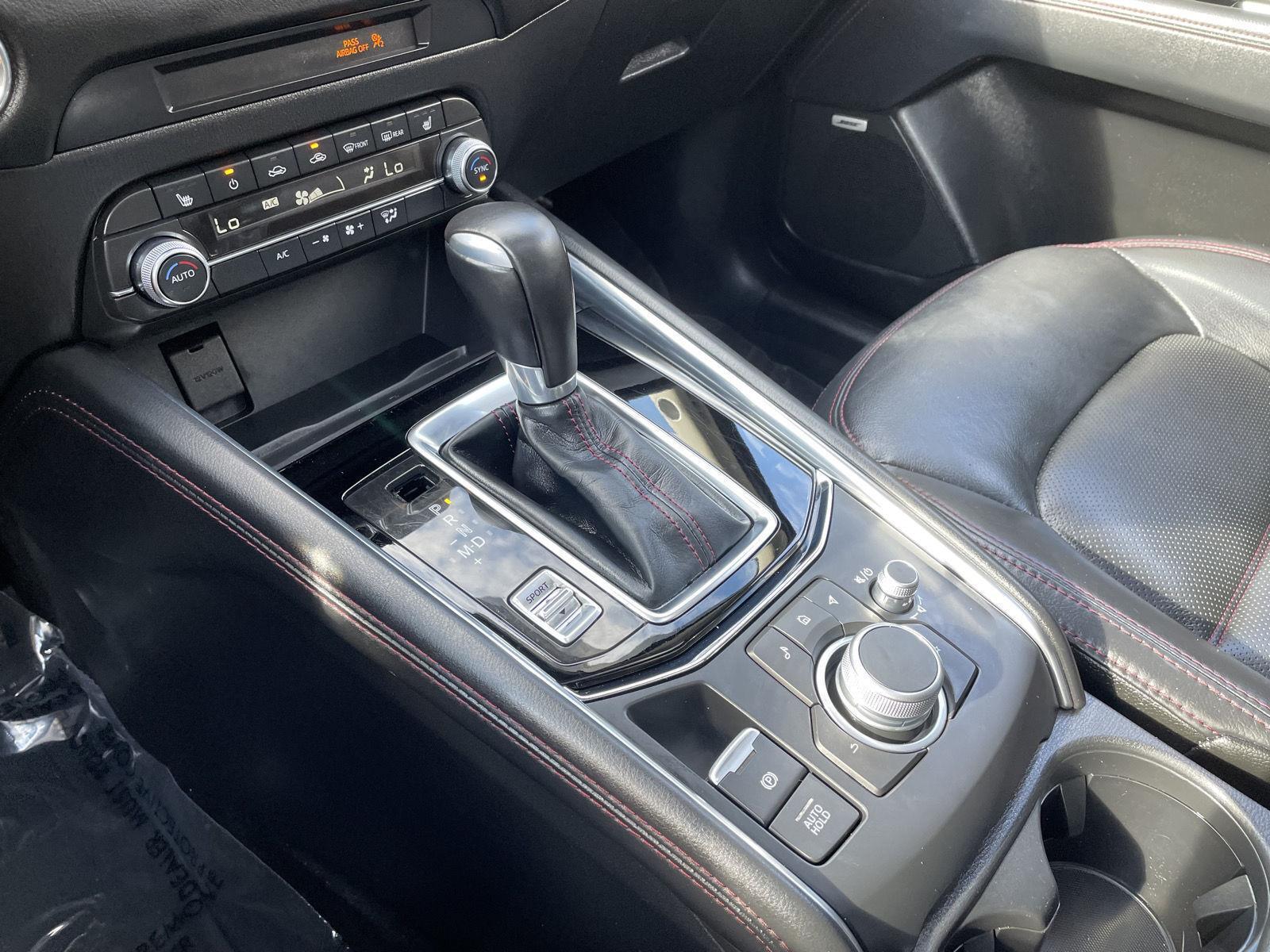 Vehicle photo 28