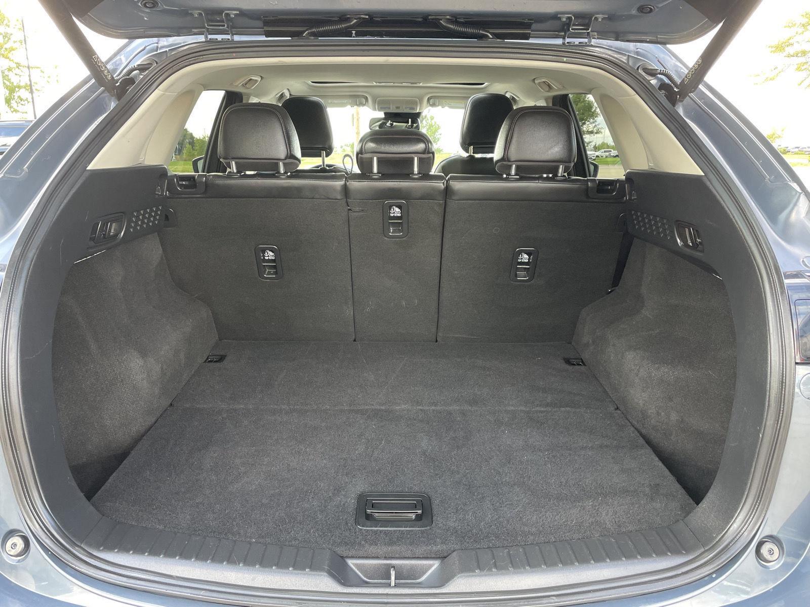 Vehicle photo 33
