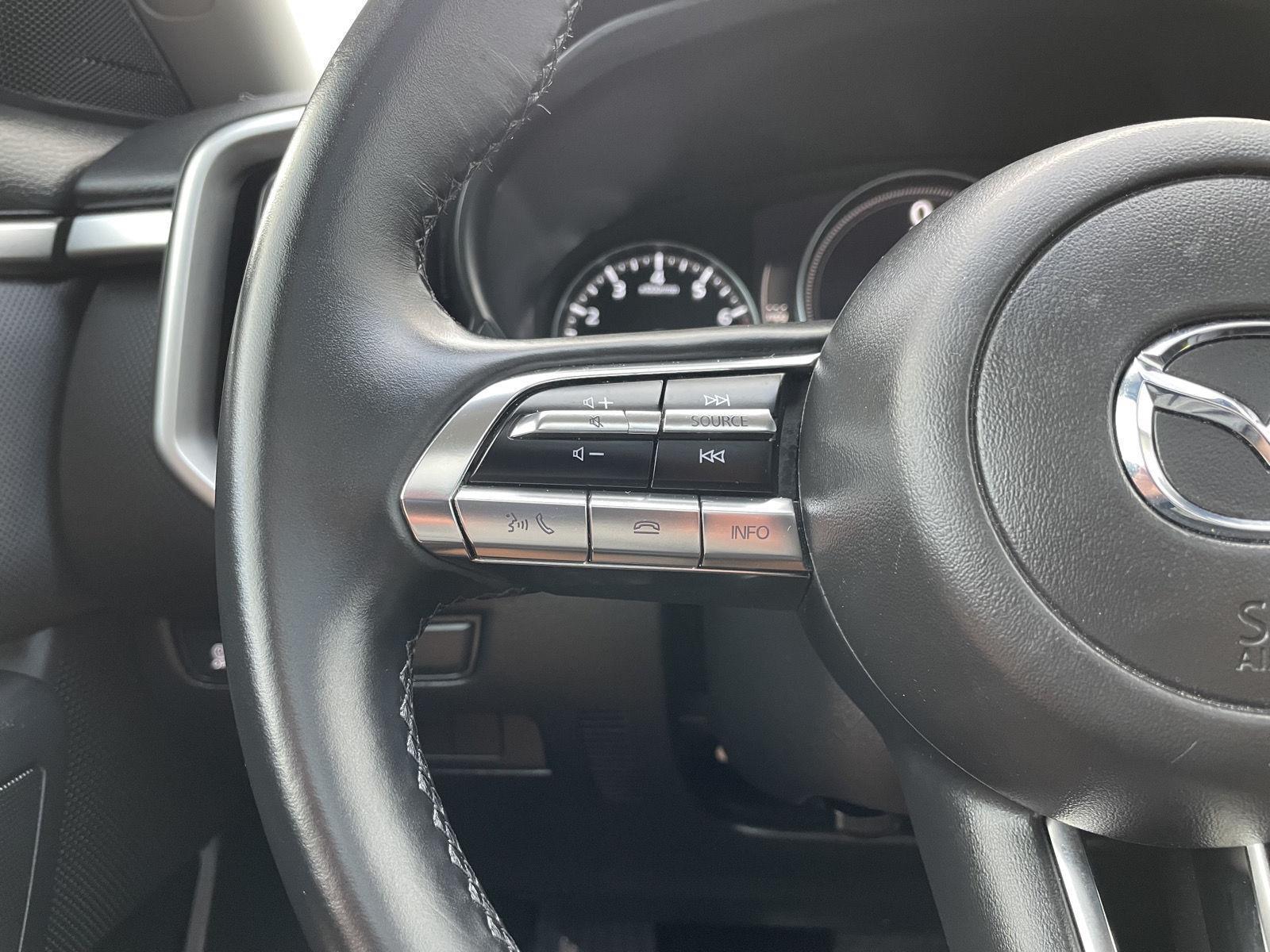 Vehicle photo 12