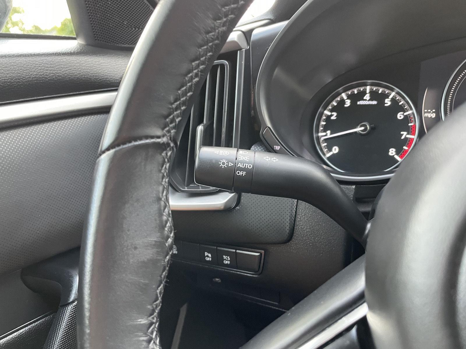 Vehicle photo 15