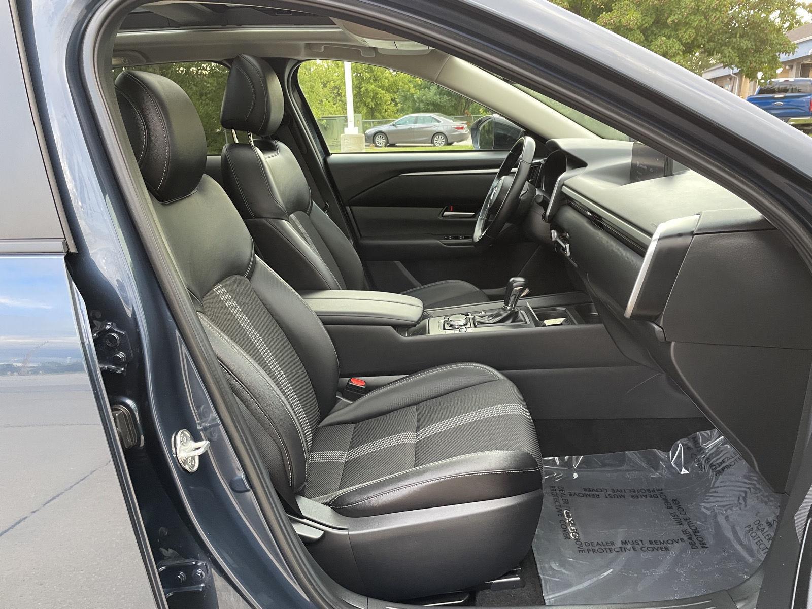 Vehicle photo 18