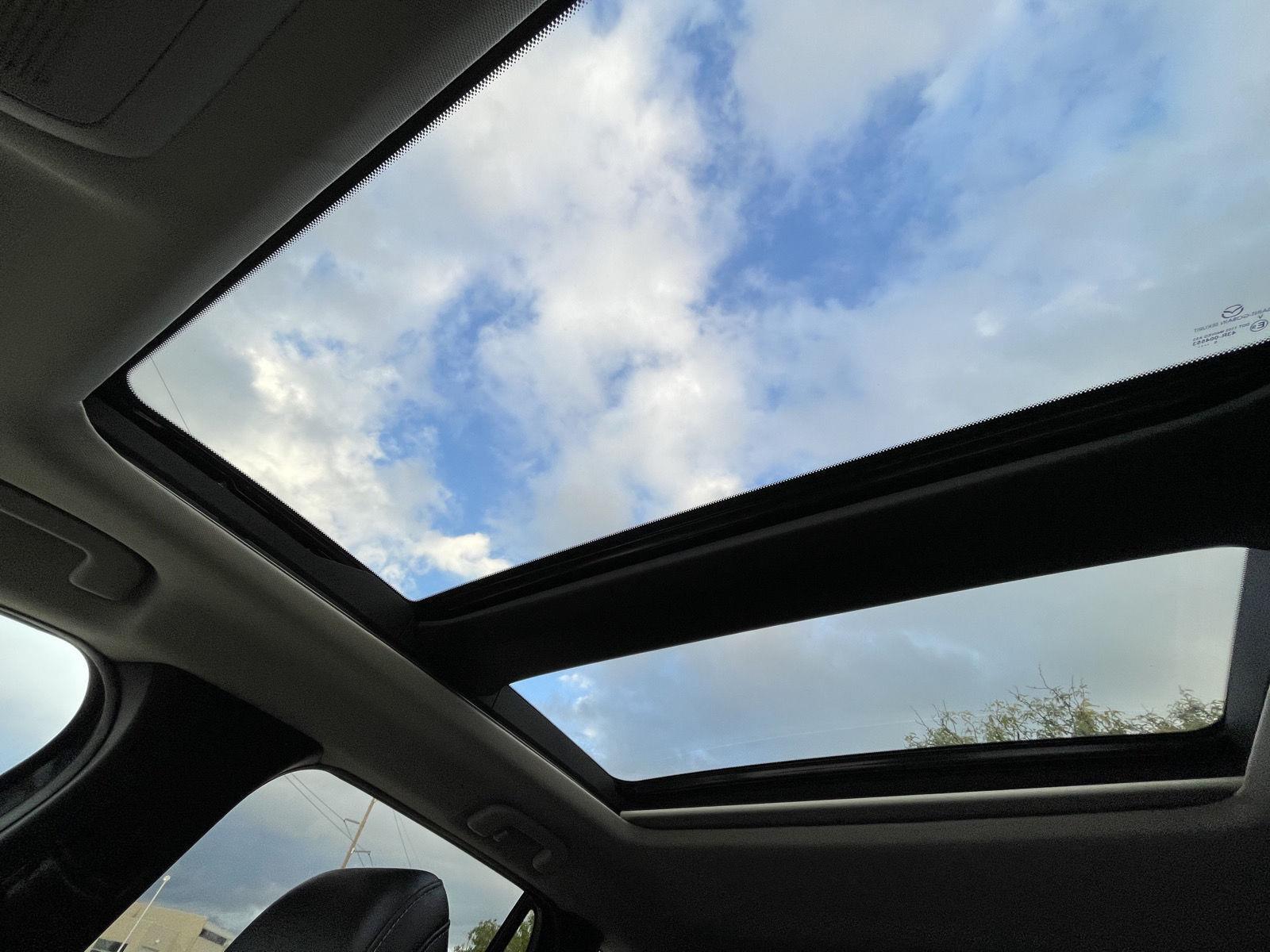 Vehicle photo 21
