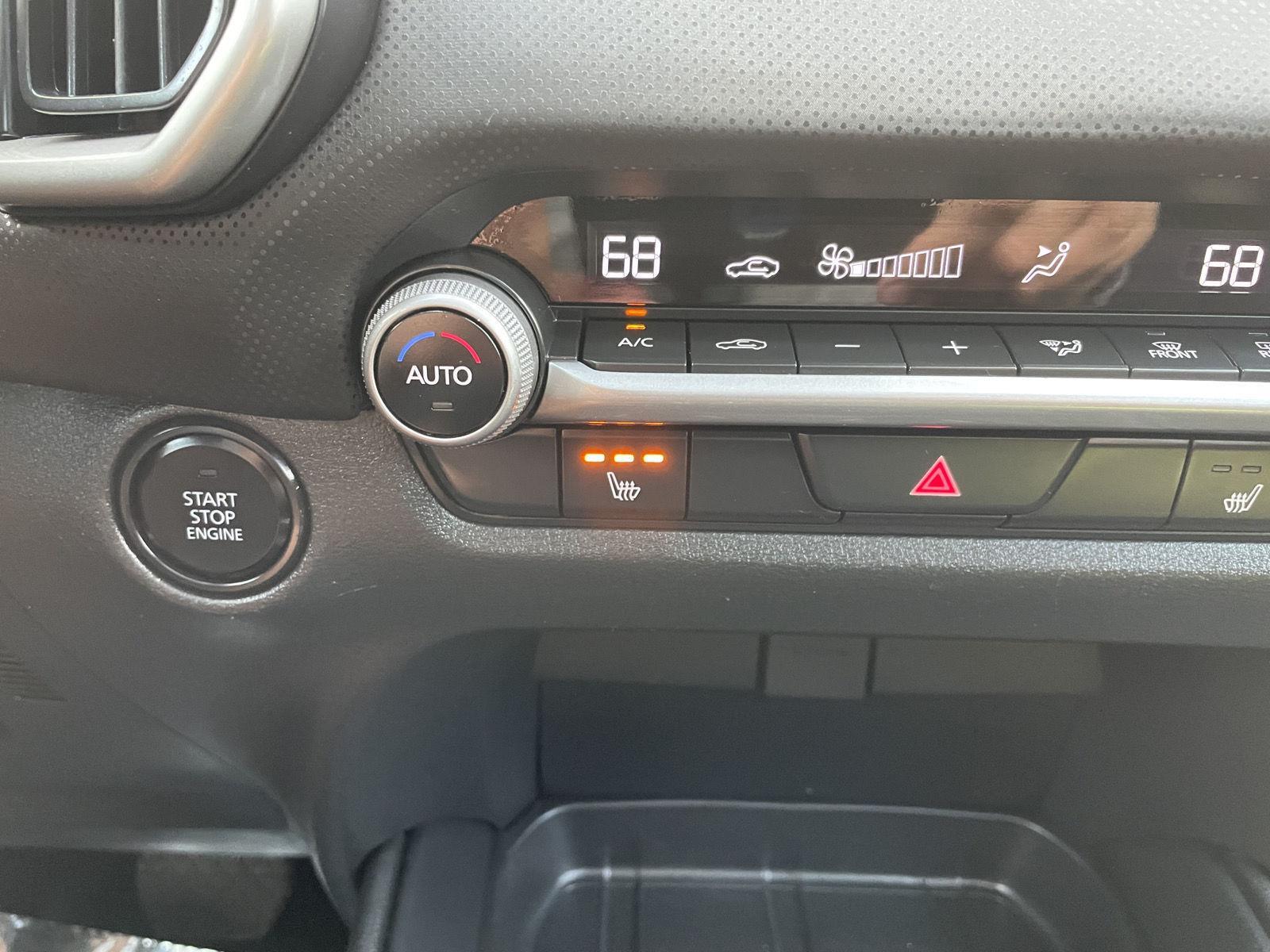 Vehicle photo 26