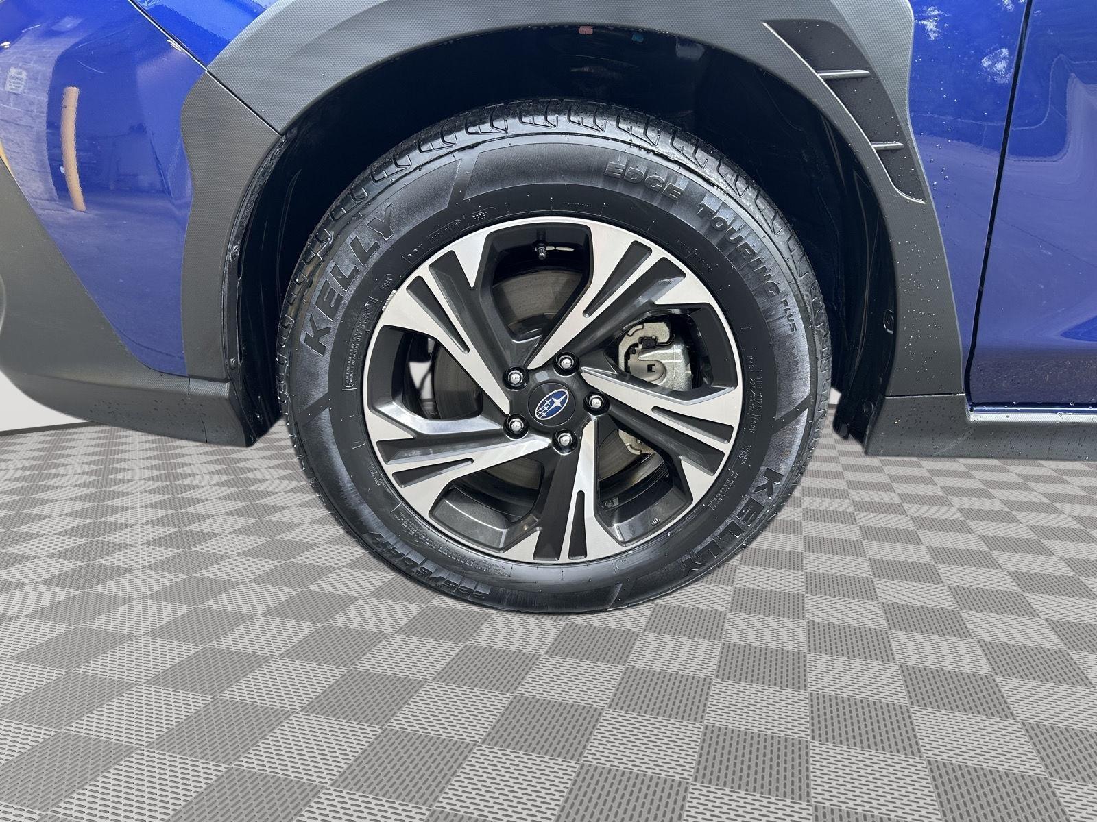 Vehicle photo 10