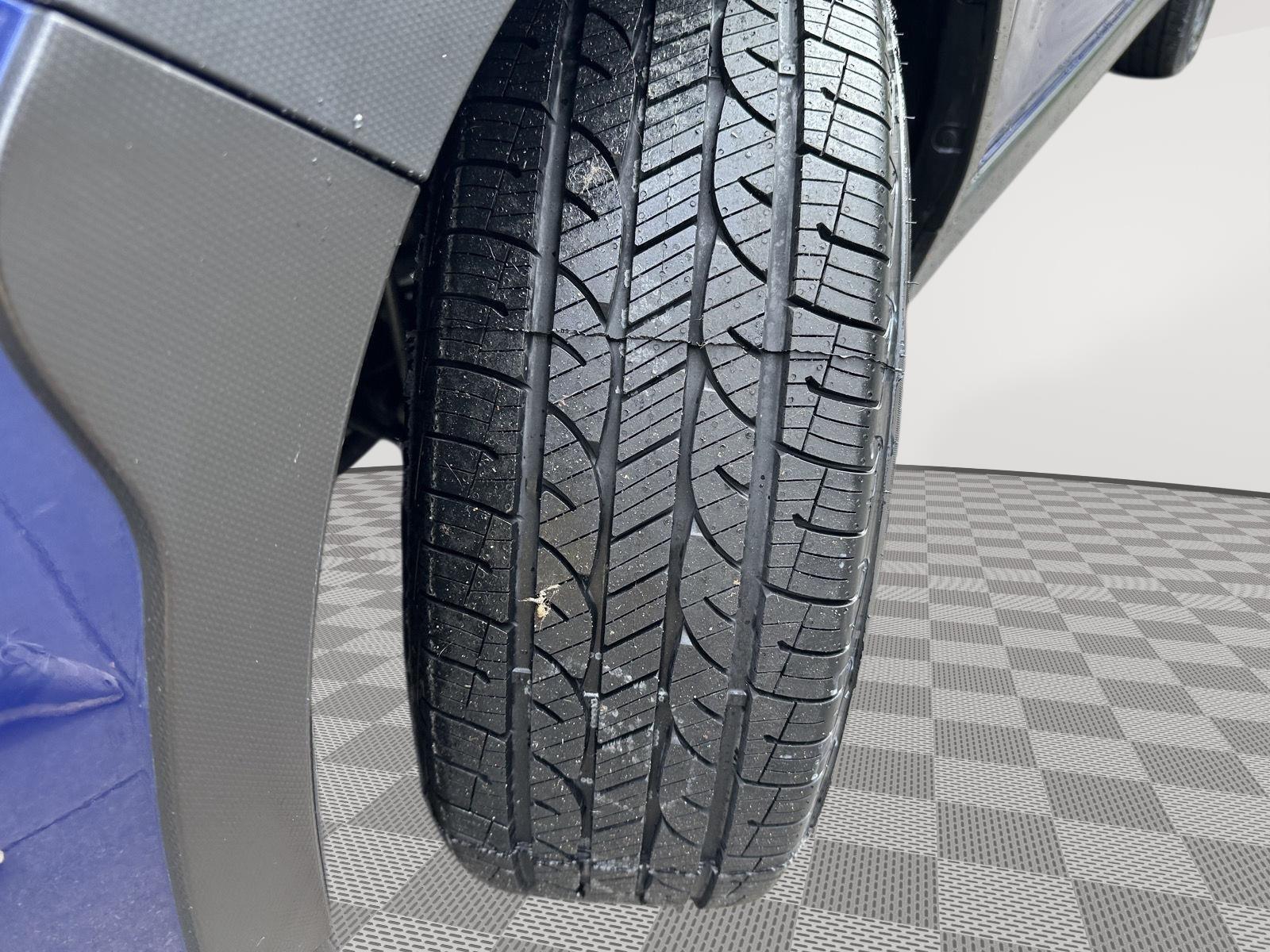 Vehicle photo 11