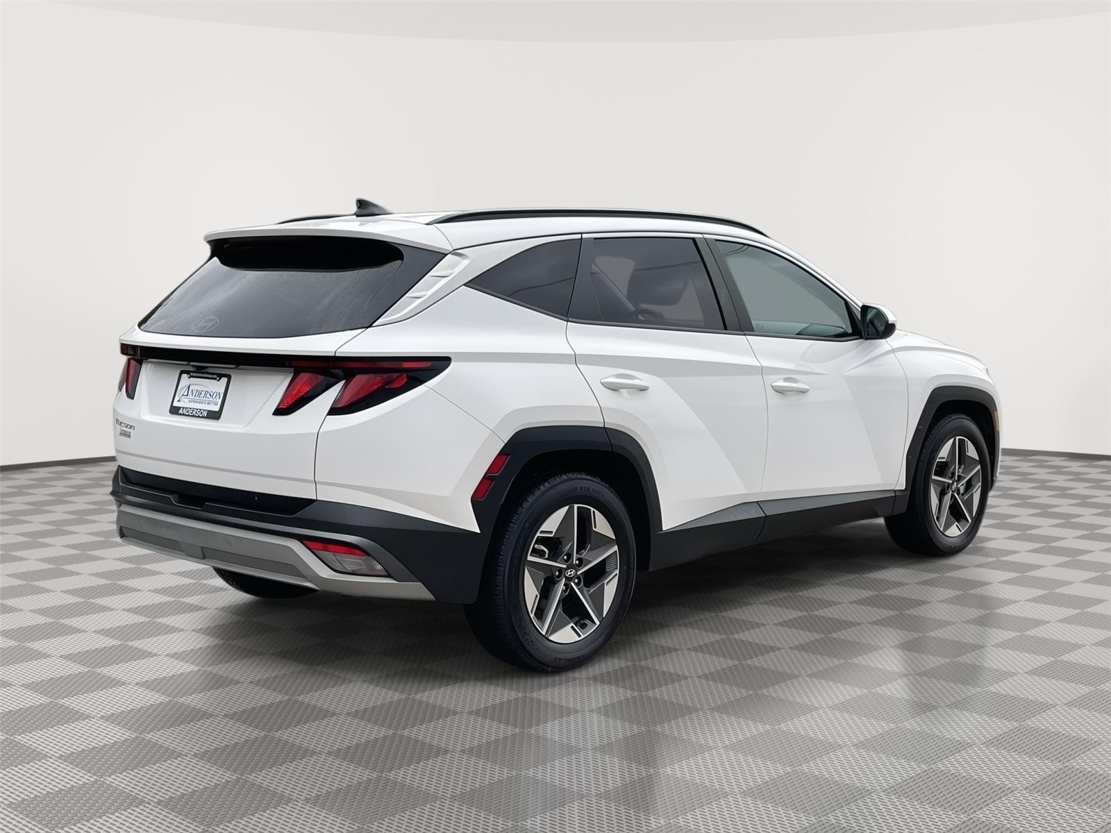 Vehicle photo 7