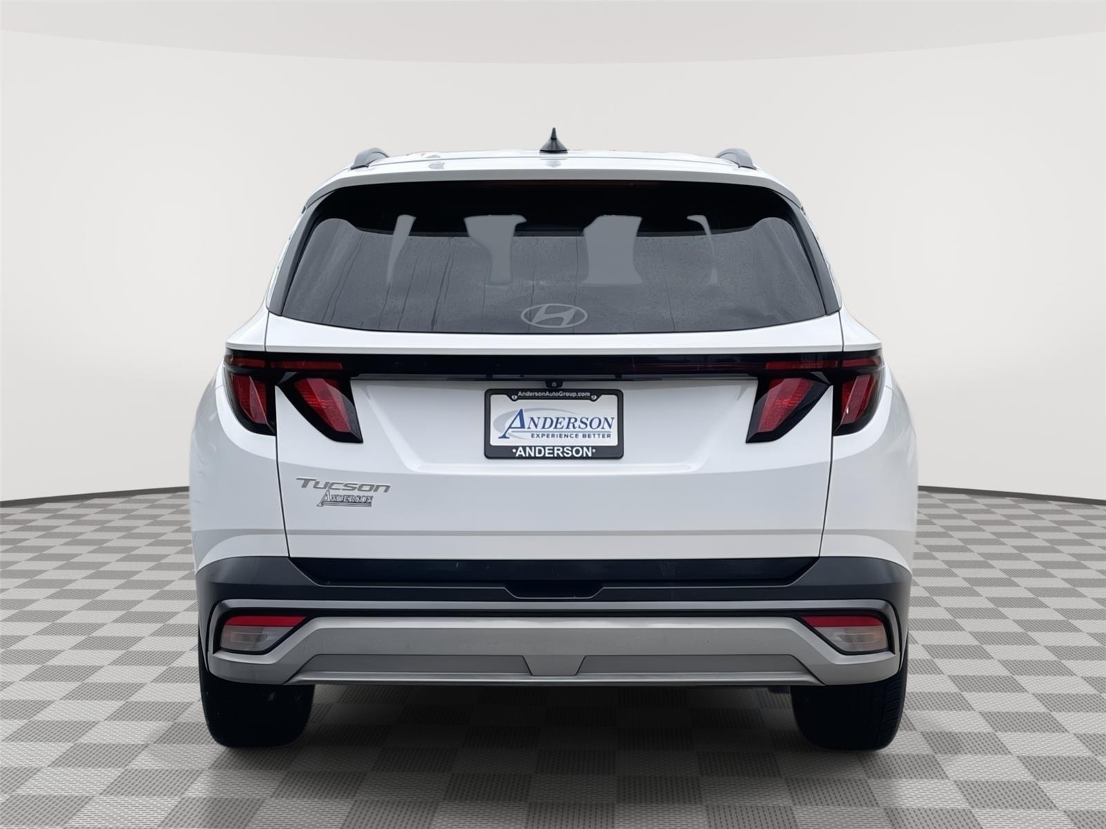 Vehicle photo 8
