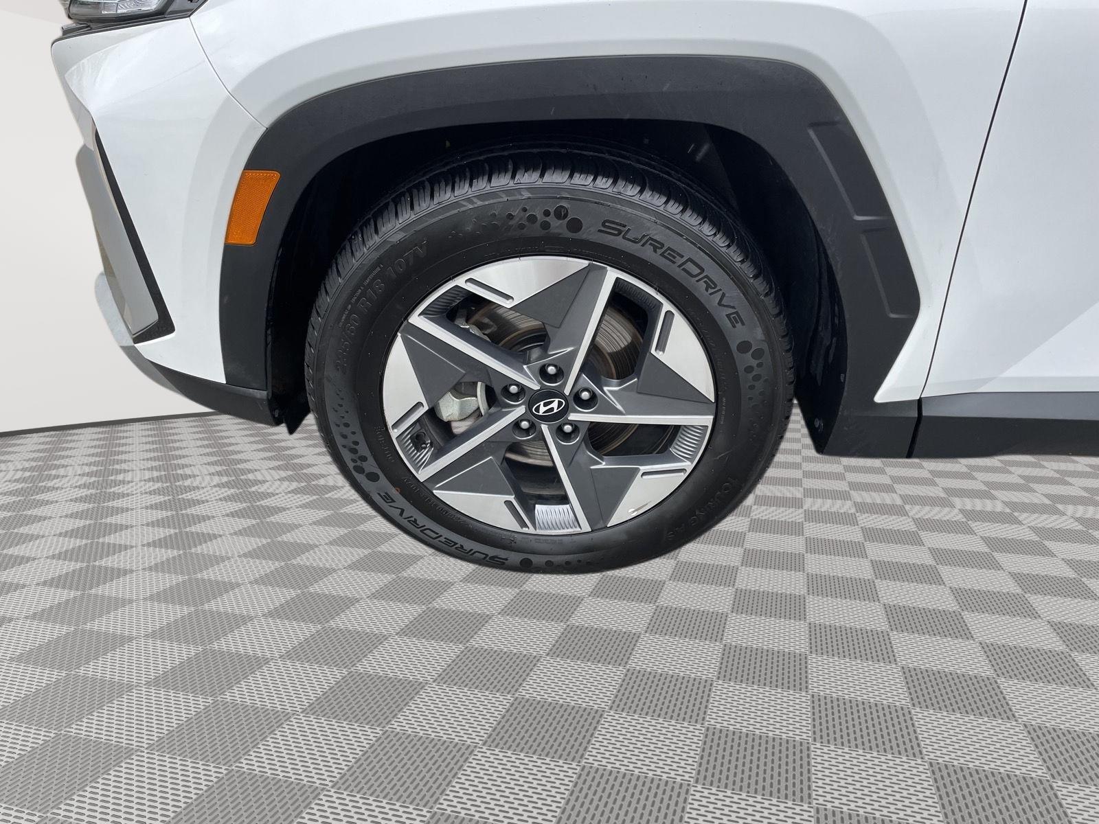 Vehicle photo 10