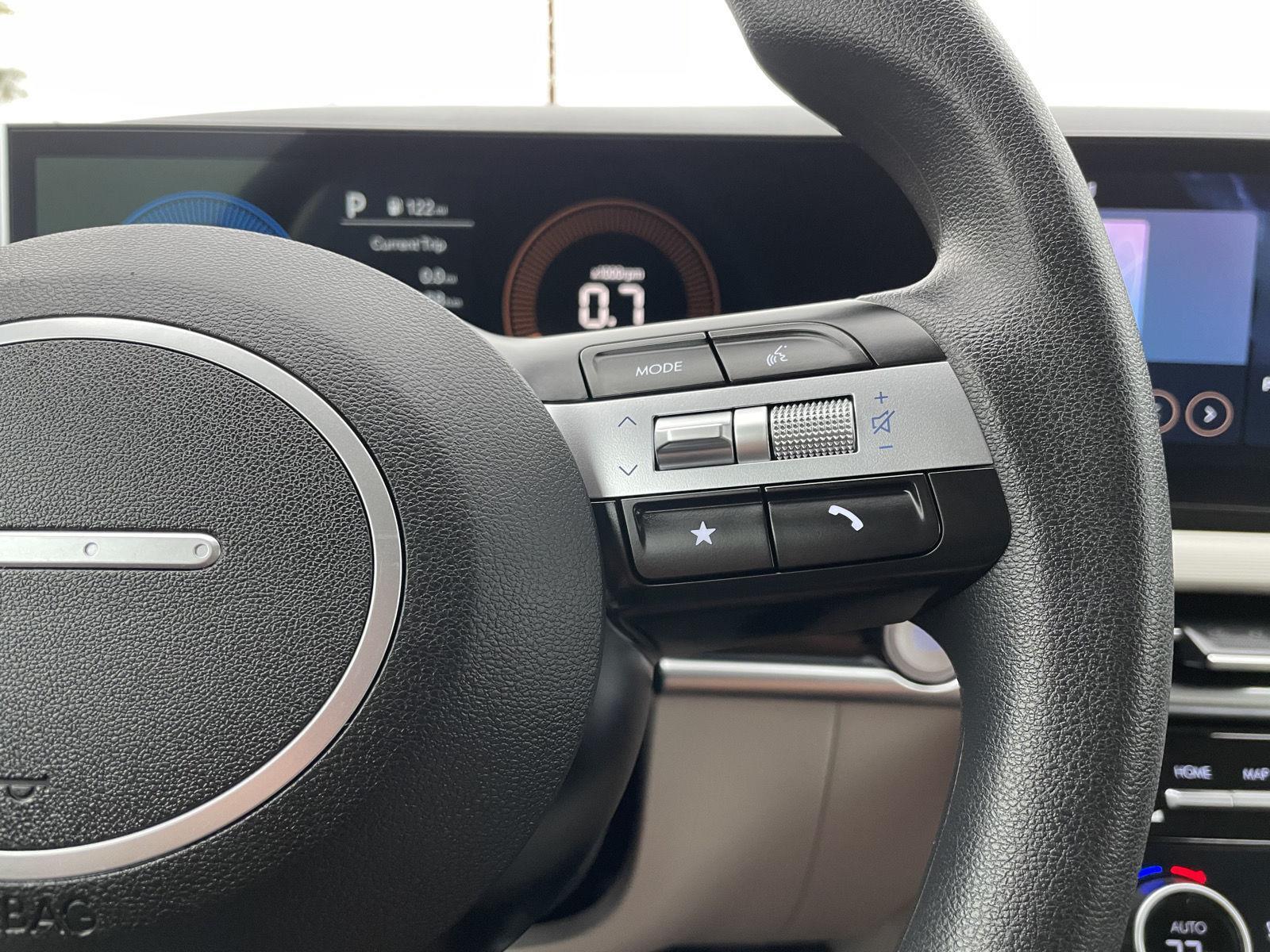 Vehicle photo 14