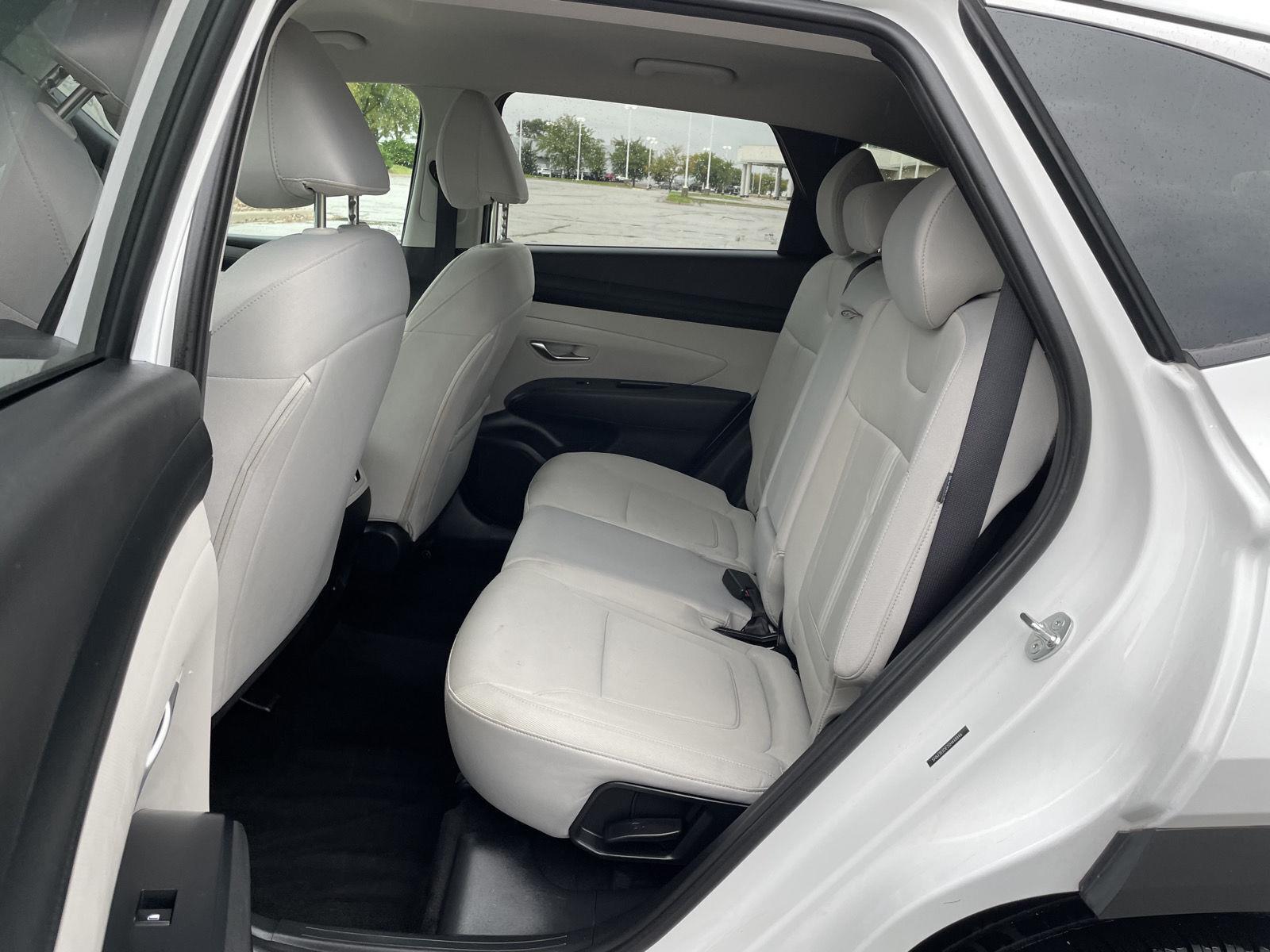 Vehicle photo 20