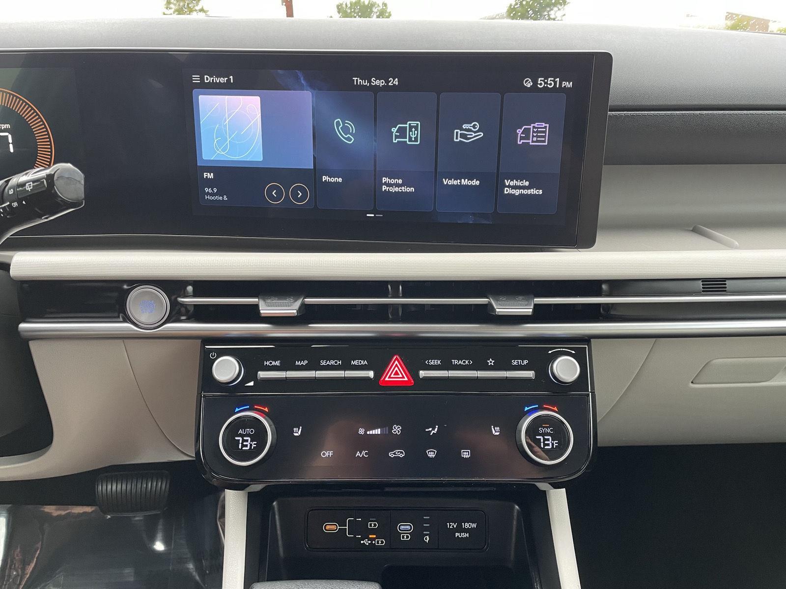 Vehicle photo 22