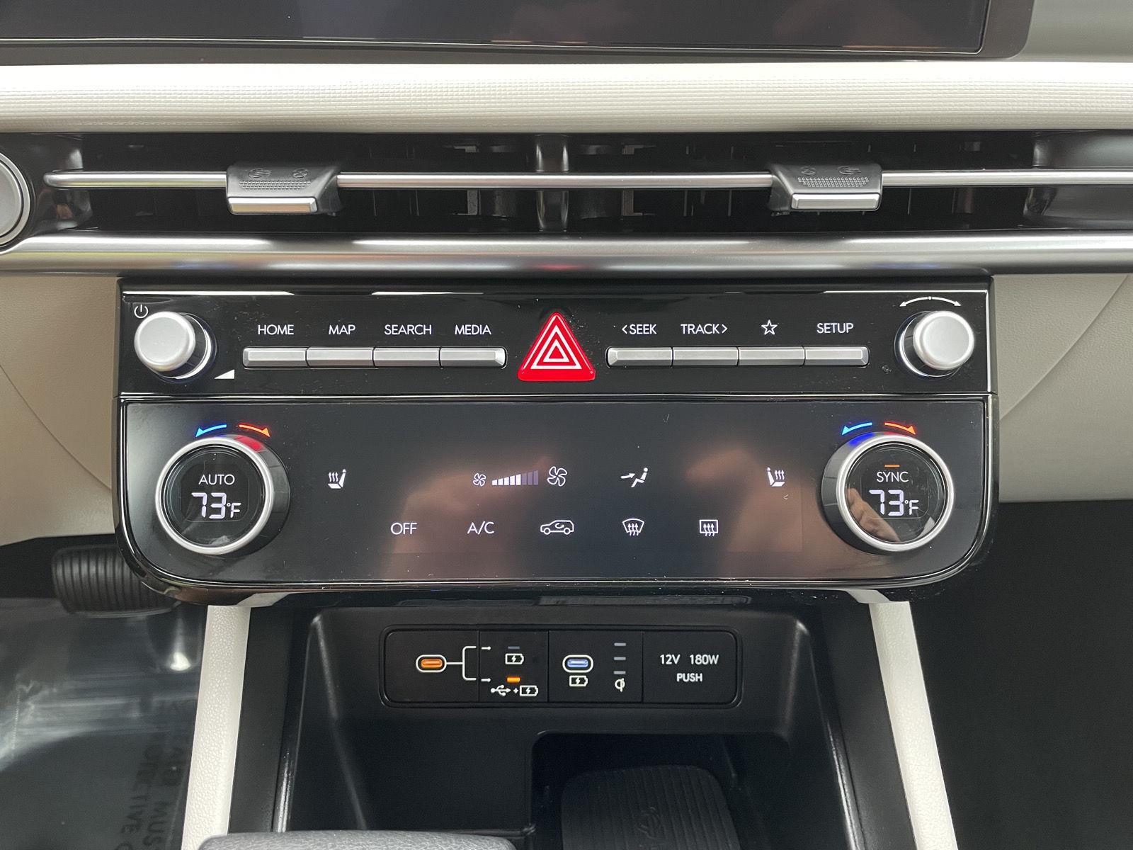 Vehicle photo 25