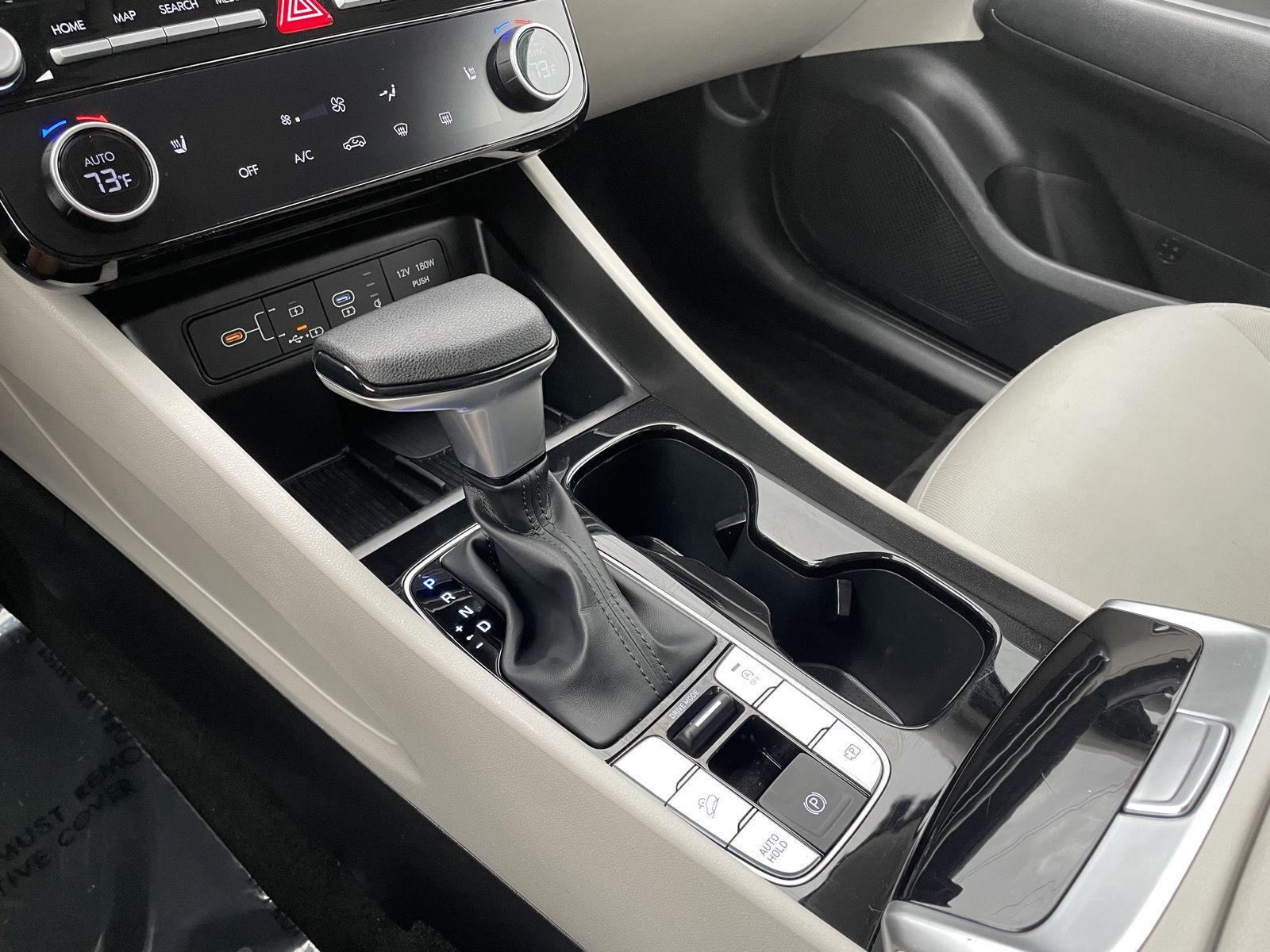 Vehicle photo 29