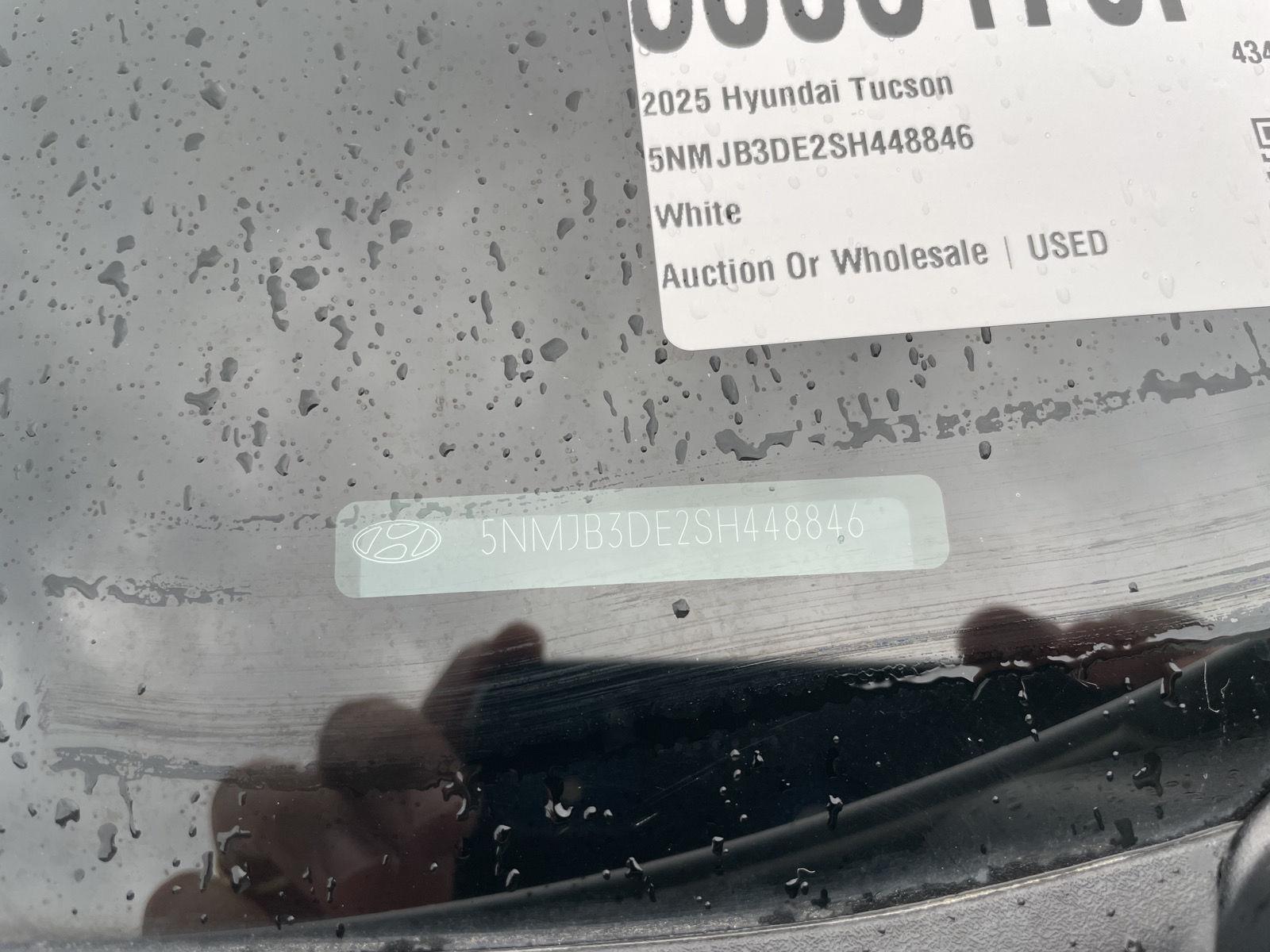 Vehicle photo 32