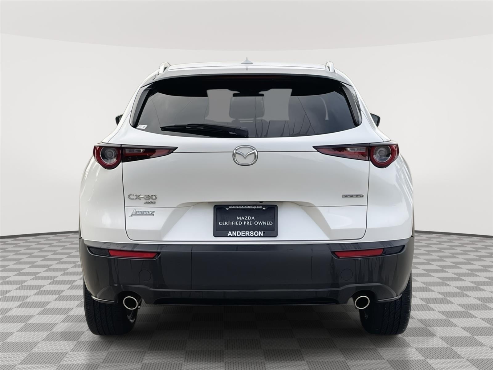 Vehicle photo 8