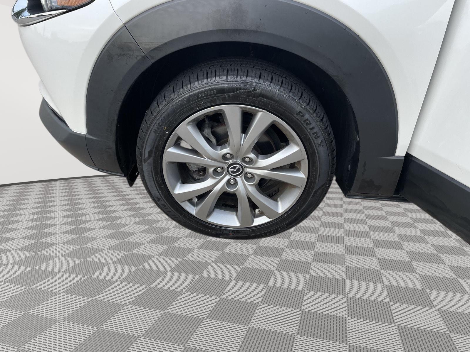 Vehicle photo 10